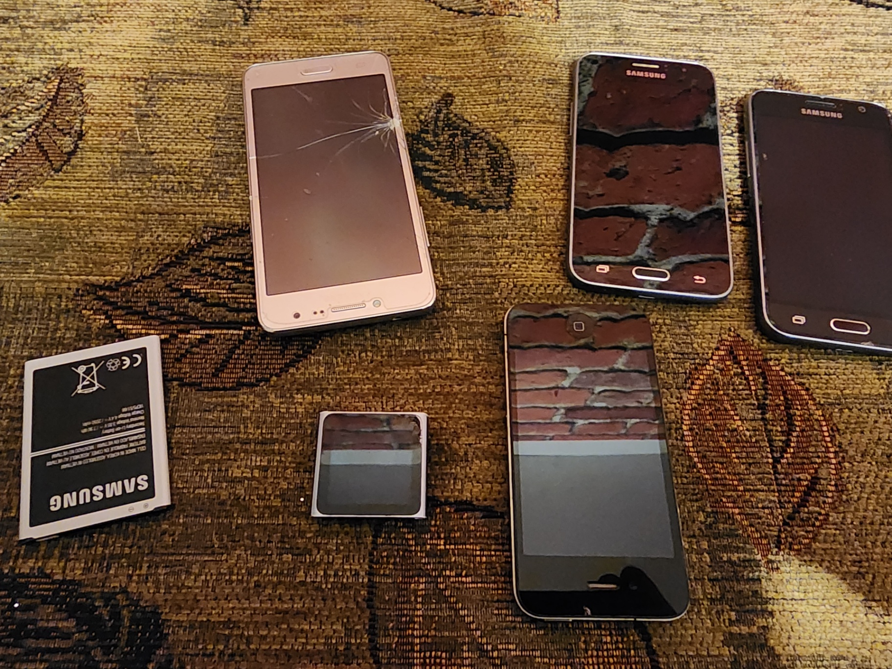 Assorted Tablets and Smartphones (Locked)  - image 8 of 18