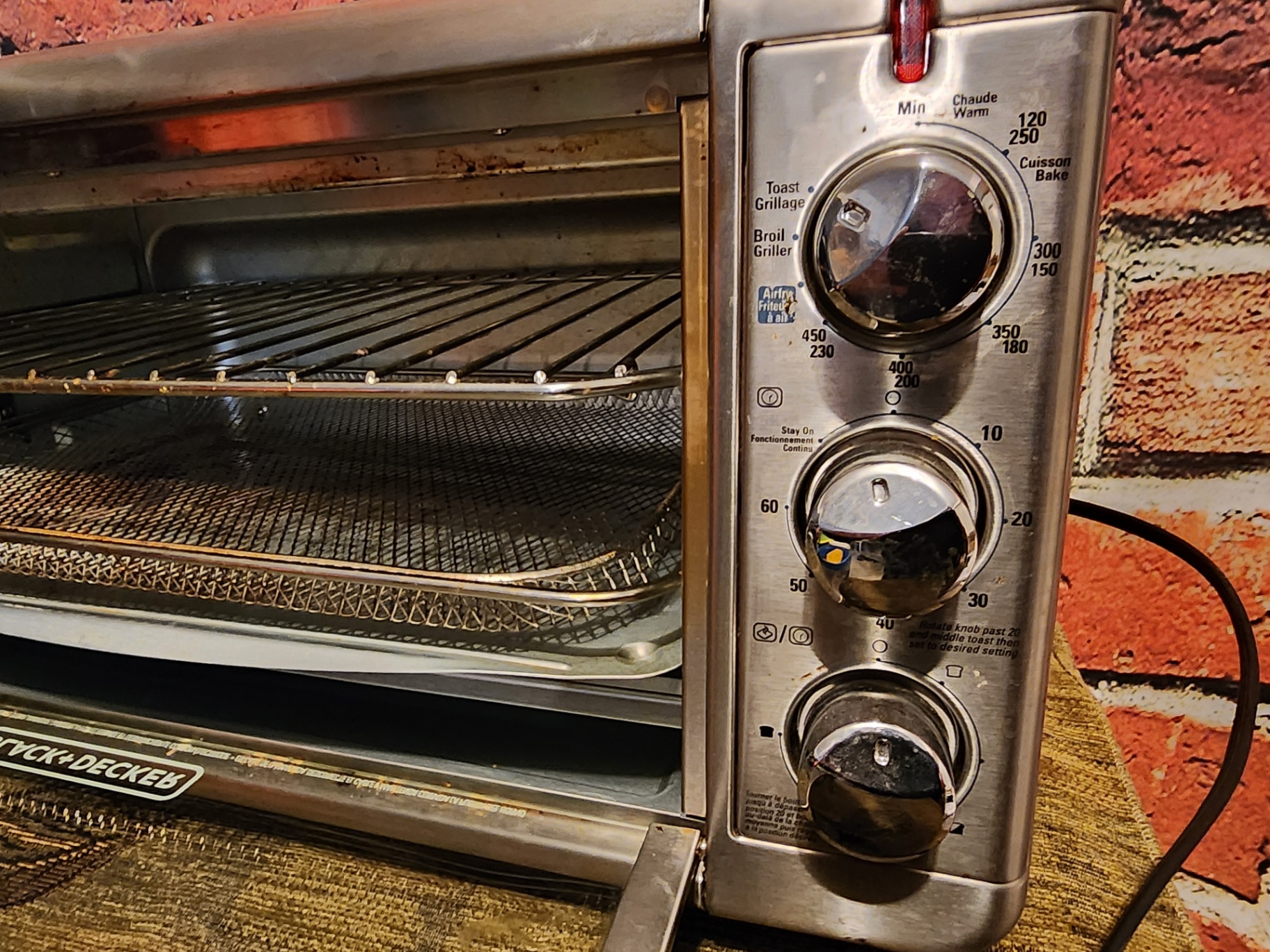 Black+Decker countertop toaster oven - image 10 of 10