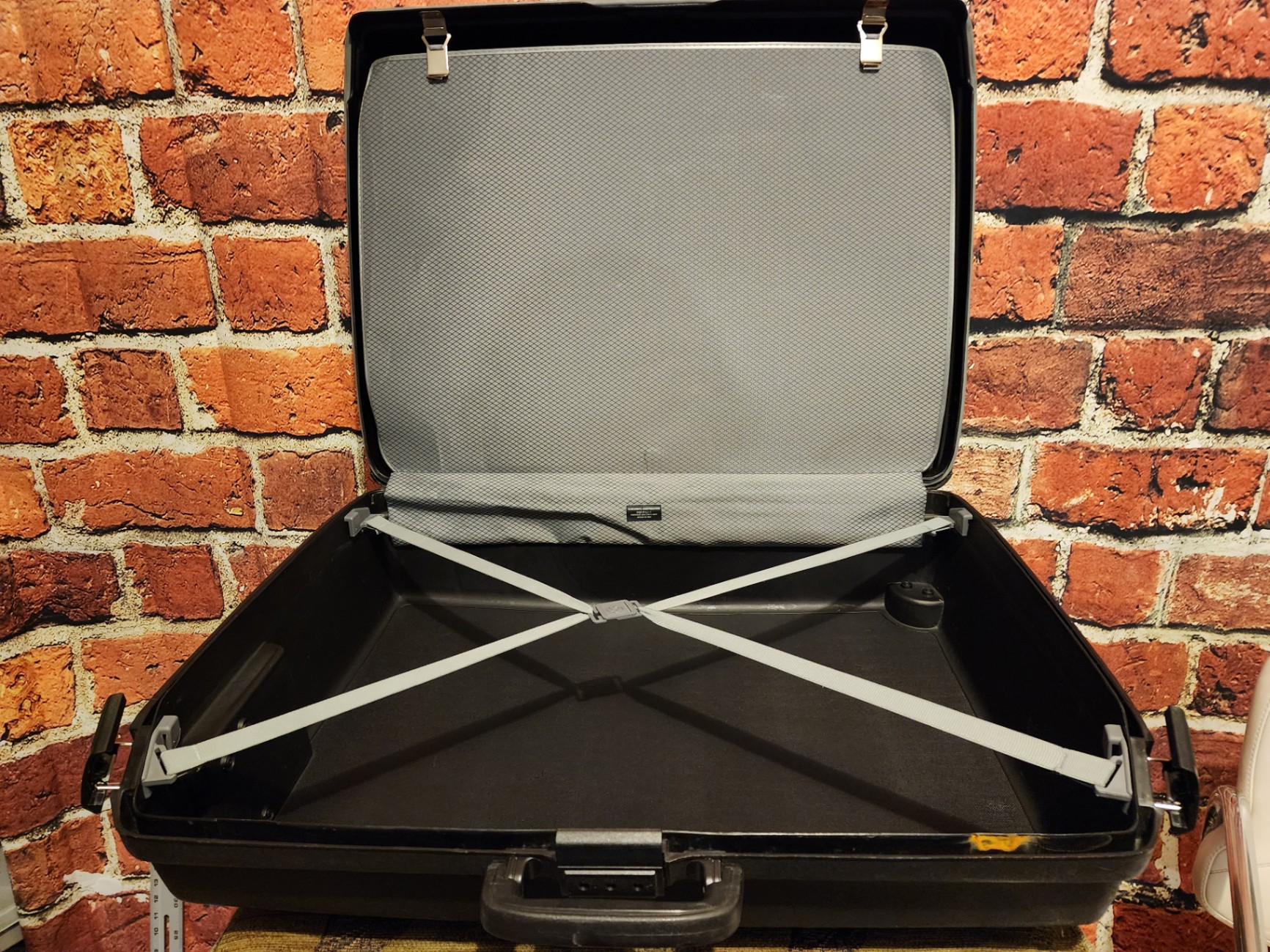 Black Samsonite hard-shell wheeled suitcase - image 10 of 11