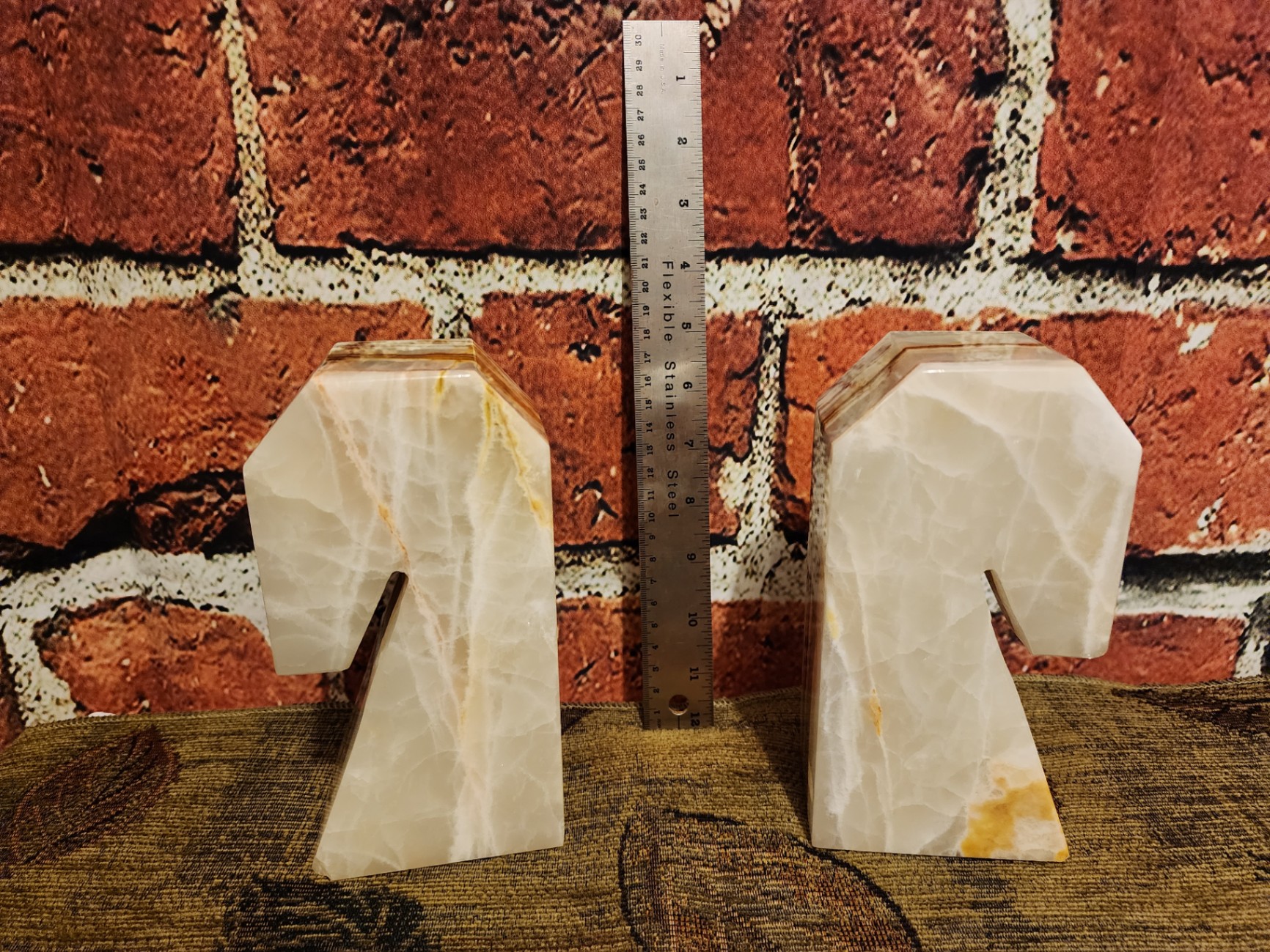 Pair of L-shaped stone bookends - image 5 of 7
