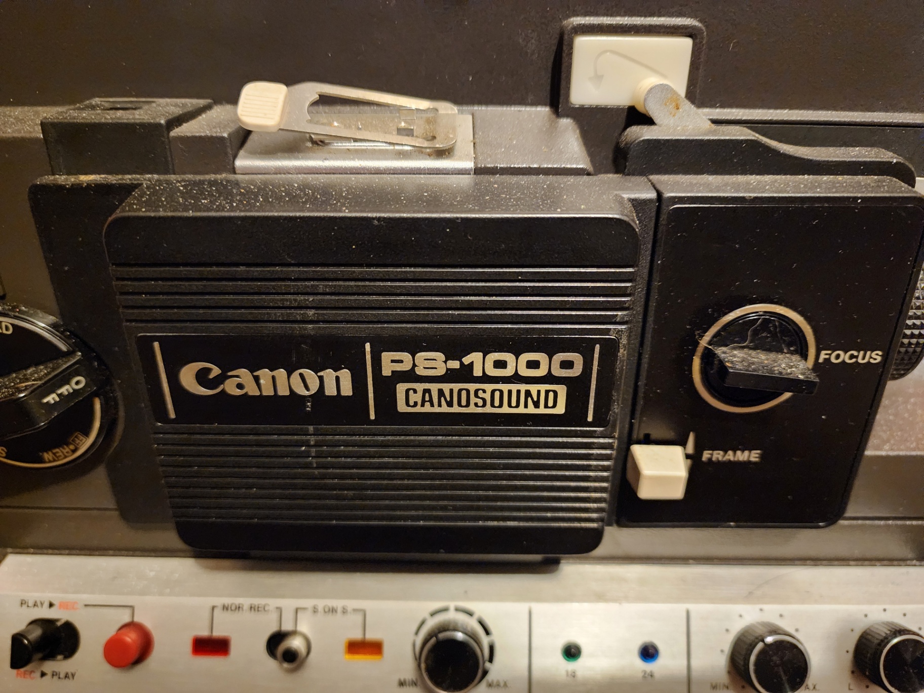 Canon PS-1000 Canosound motion picture projector - image 4 of 8