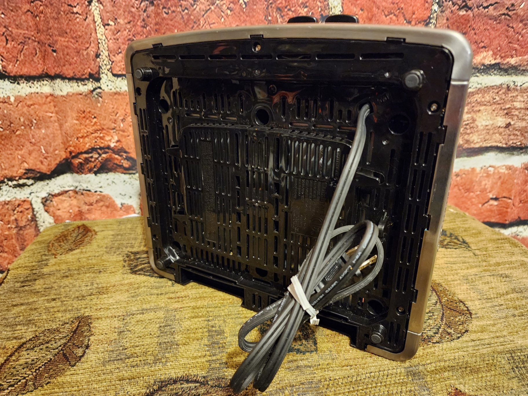 Cuisinart Four-Slice Stainless Steel Toaster - image 8 of 9