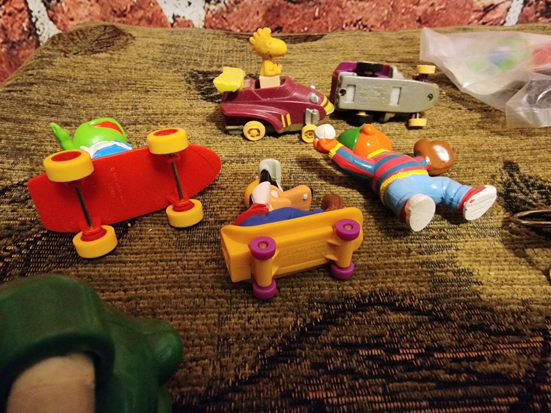 Assorted plastic cartoon character figurines and accessories - image 7 of 12
