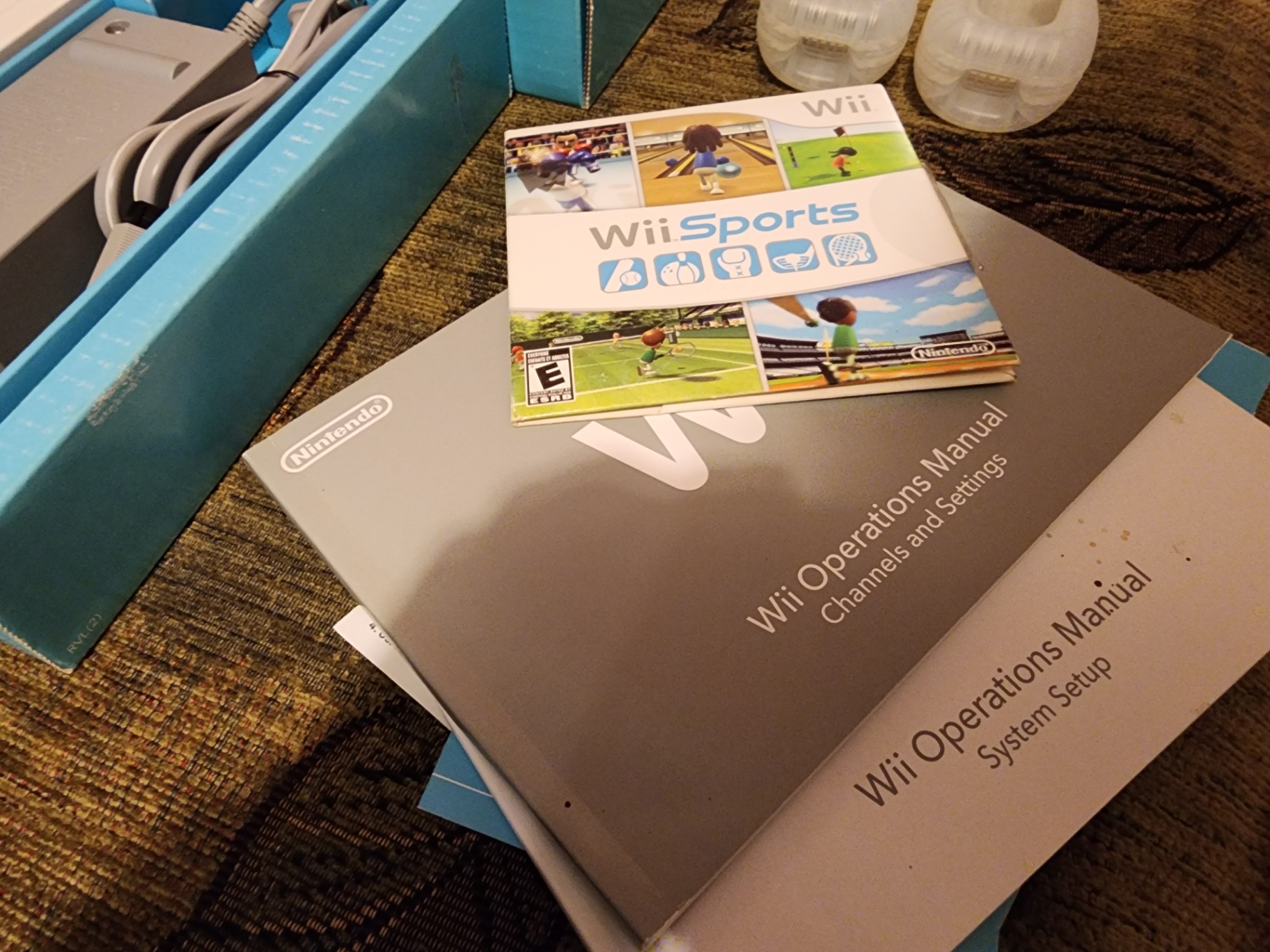 Nintendo Wii with games and accessories - image 9 of 19
