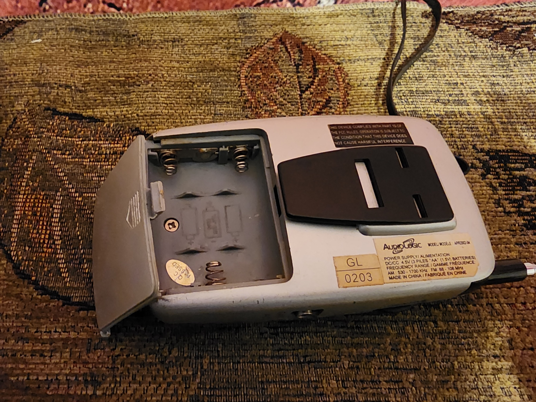 Set of vintage portable electronics and accessories - image 9 of 10