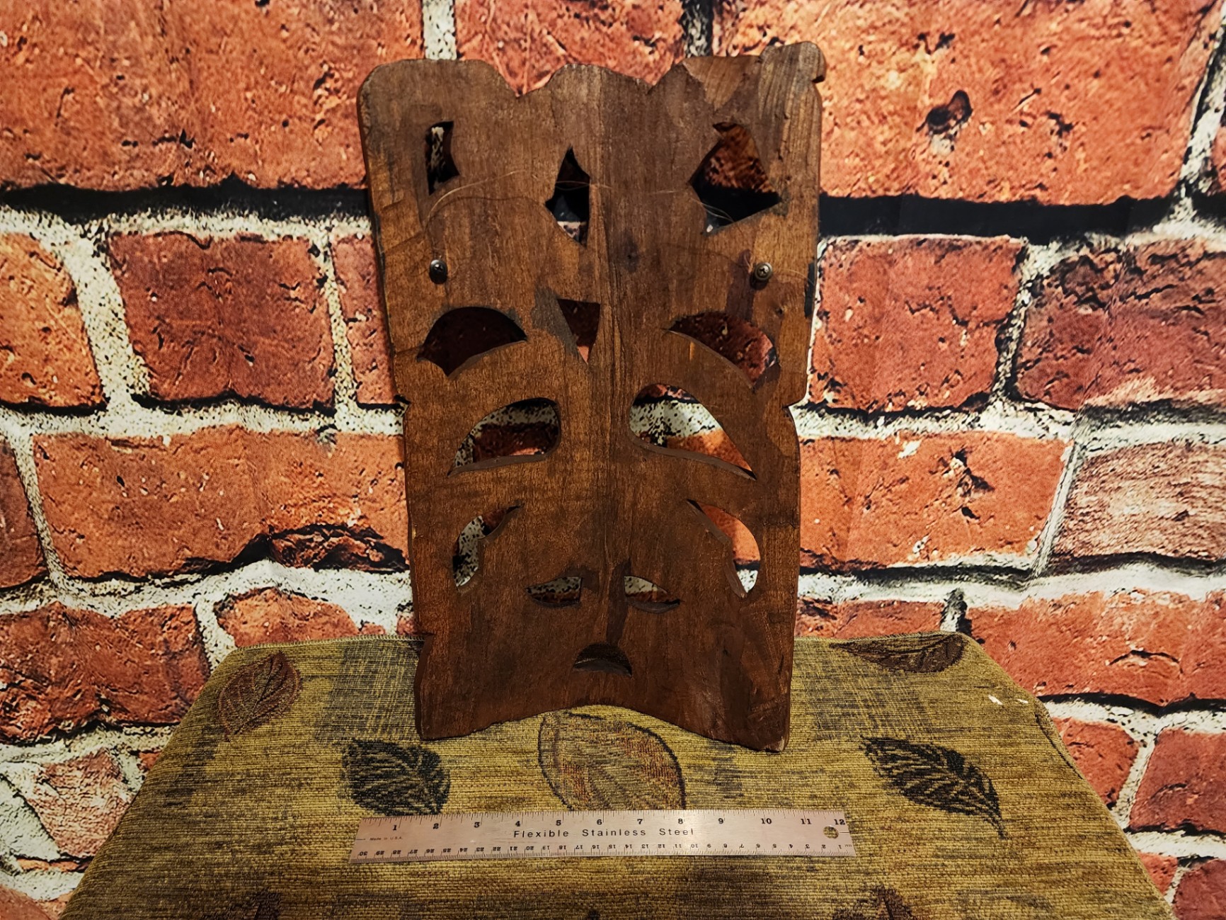Set of carved wooden decor pieces: flat panel and three-dimensional mask - image 7 of 8