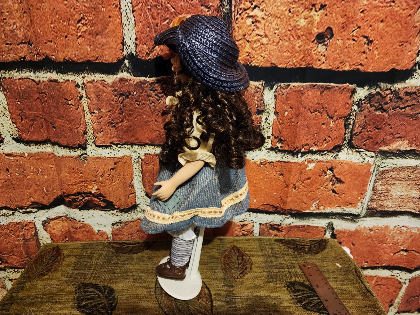 Porcelain doll in The Princess Collection box - image 10 of 11