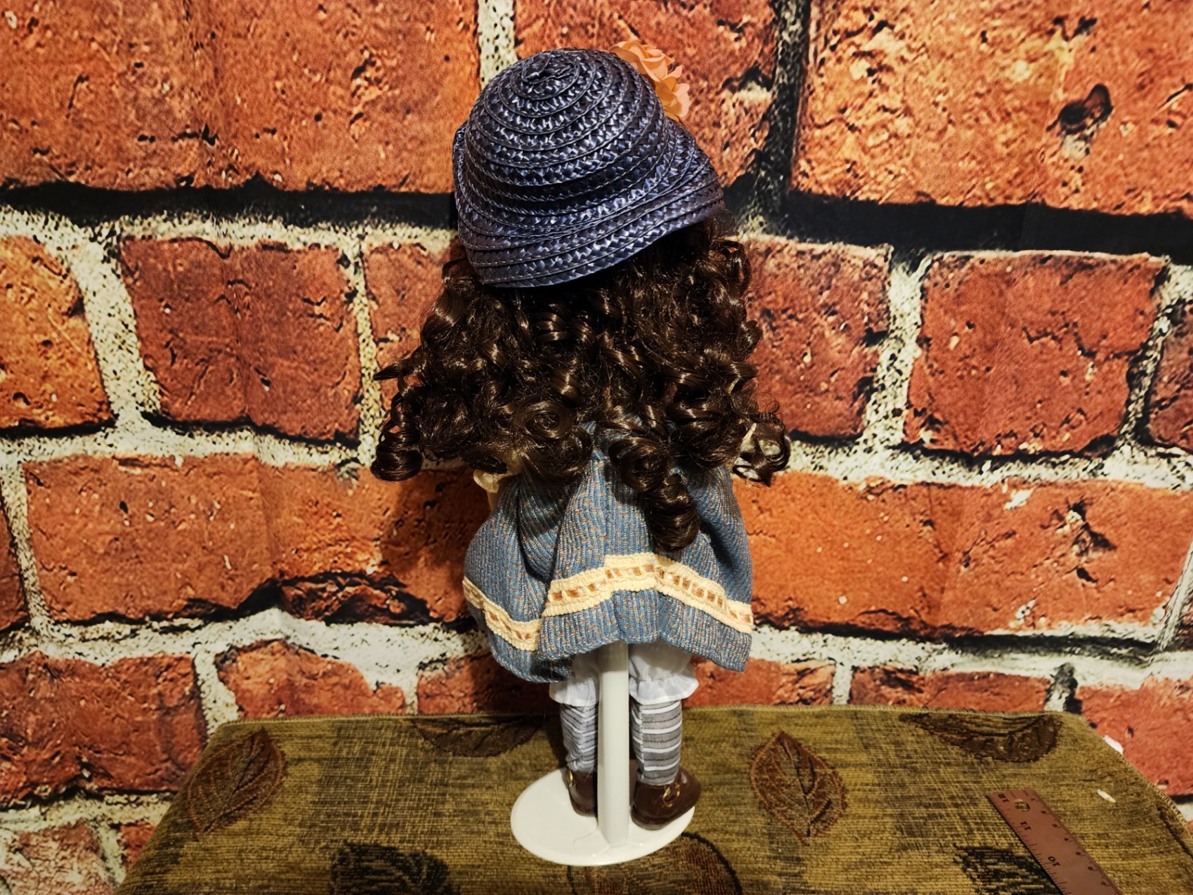 Porcelain doll in The Princess Collection box - image 8 of 11