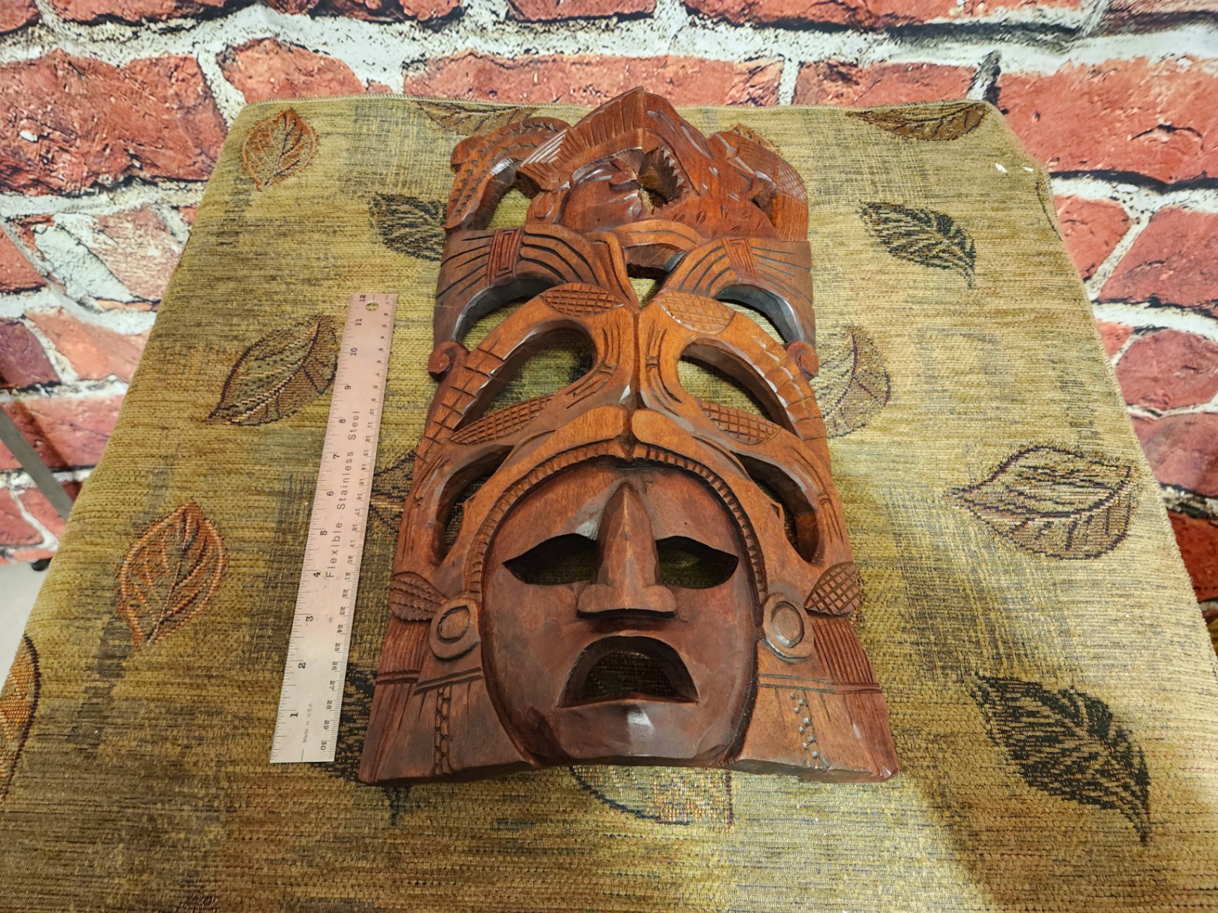 Set of carved wooden decor pieces: flat panel and three-dimensional mask - image 5 of 8