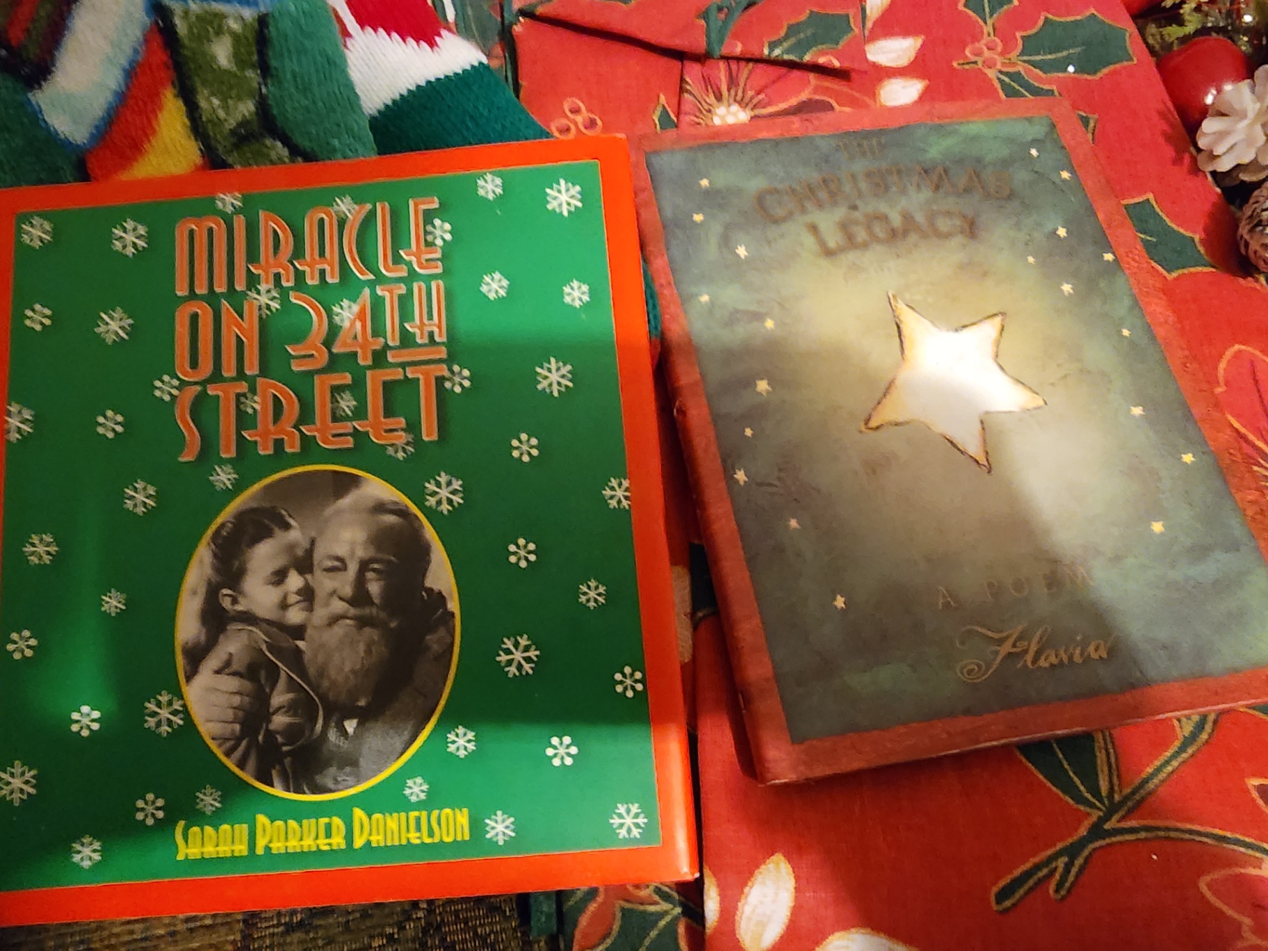 Christmas decor and holiday gift boxes - image 2 of 11