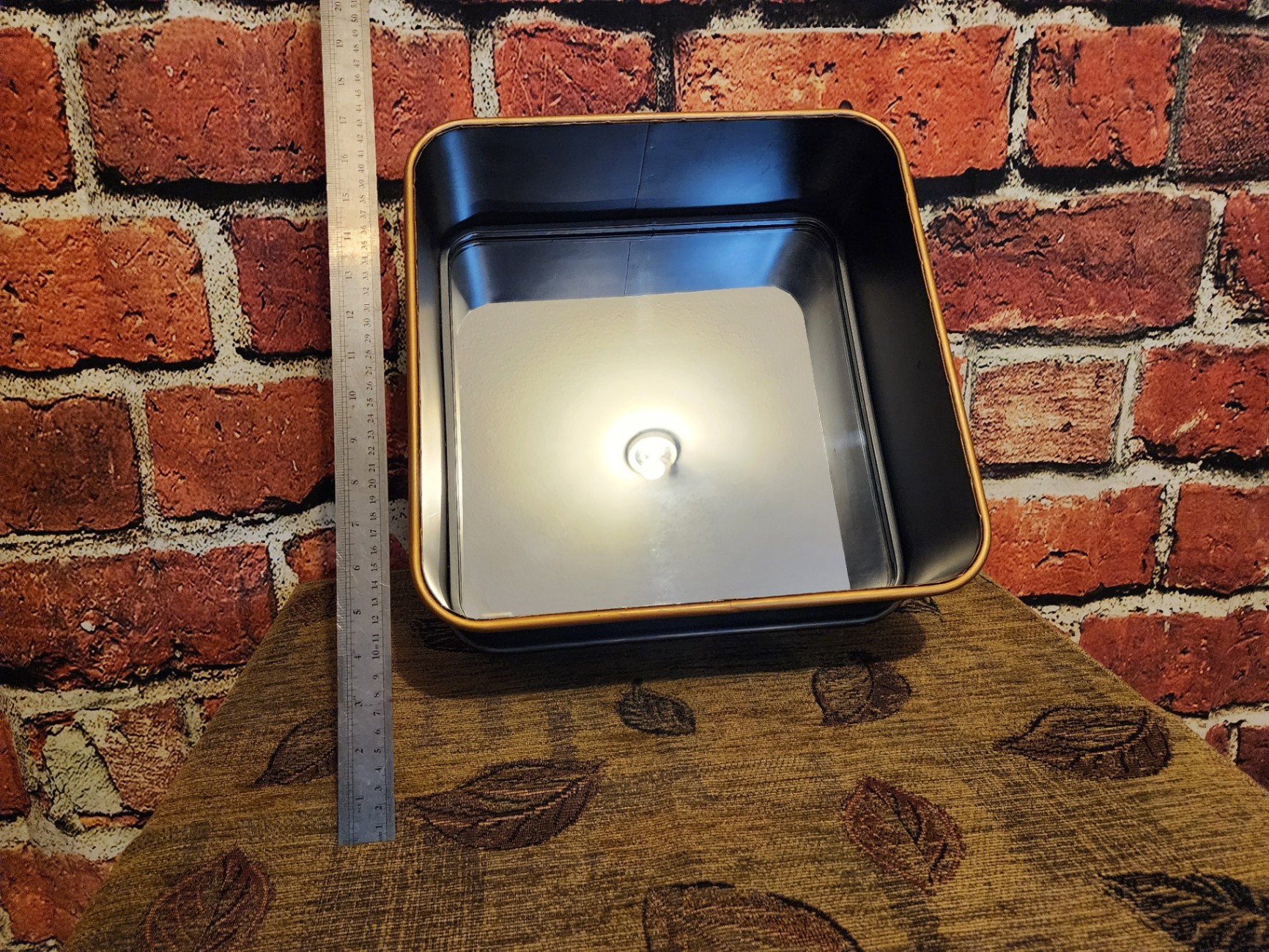 Vintage metal square case with brass trim (Moe's Canada) - image 16 of 17