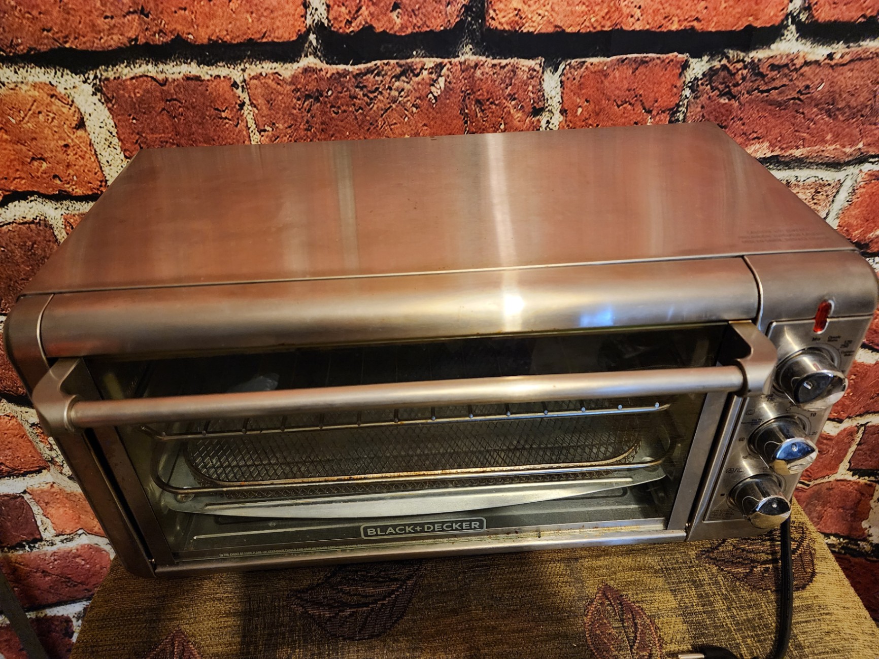 Black+Decker countertop toaster oven - image 4 of 10