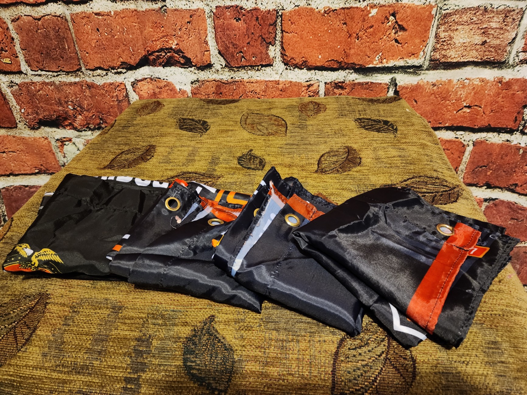 Harley-Davidson Miller Genuine Draft banner with matching fabric pouches - image 3 of 6