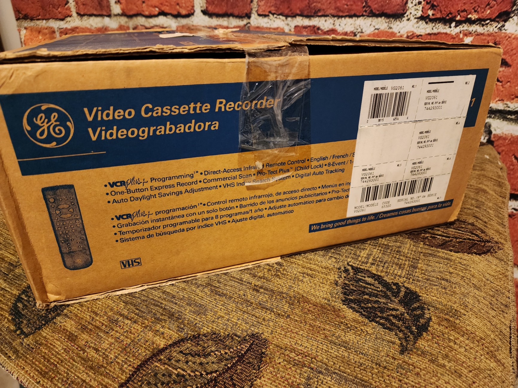 GE VG2061 VCR with remote and manual - image 8 of 15