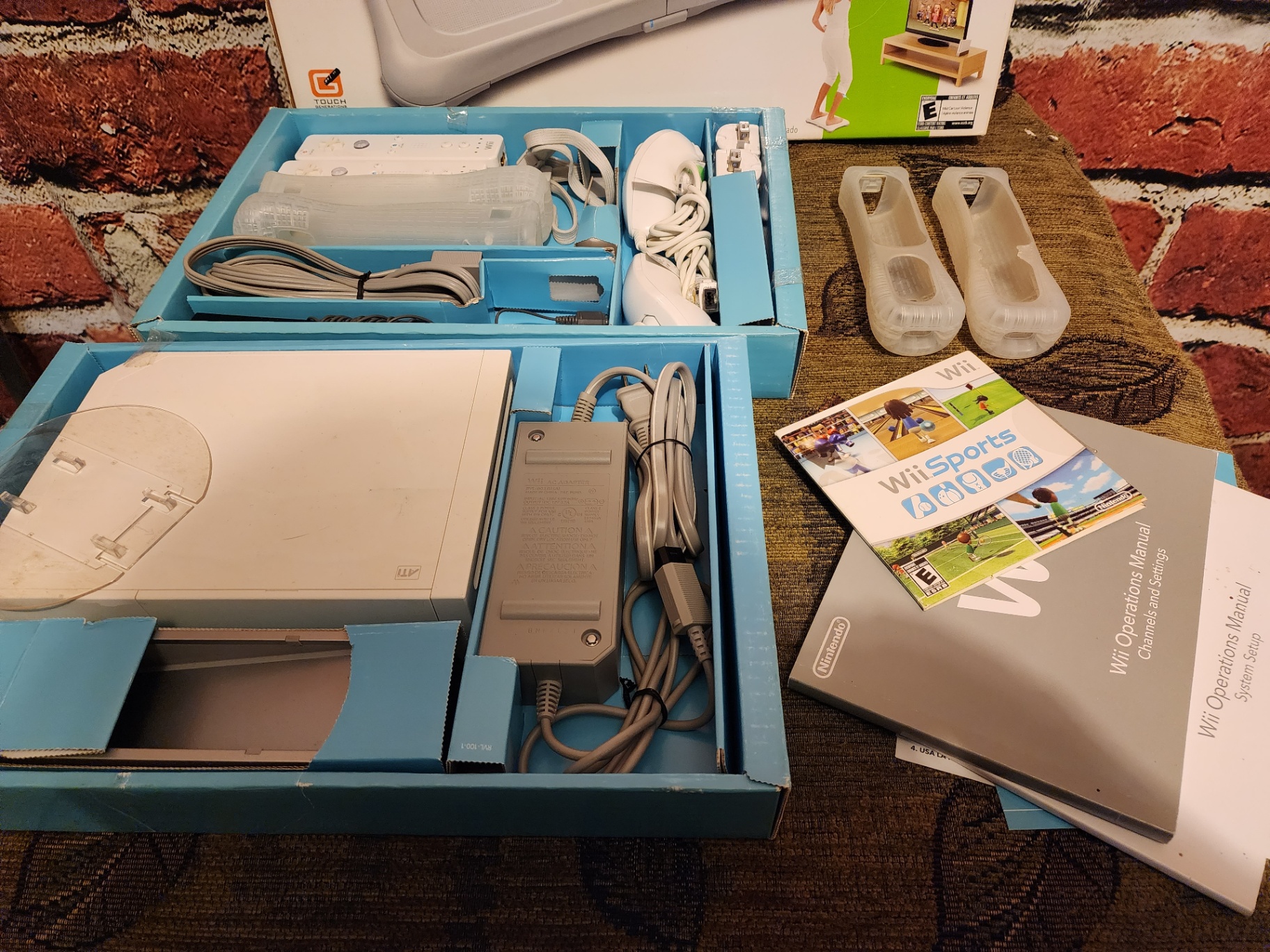 Nintendo Wii with games and accessories - image 6 of 19