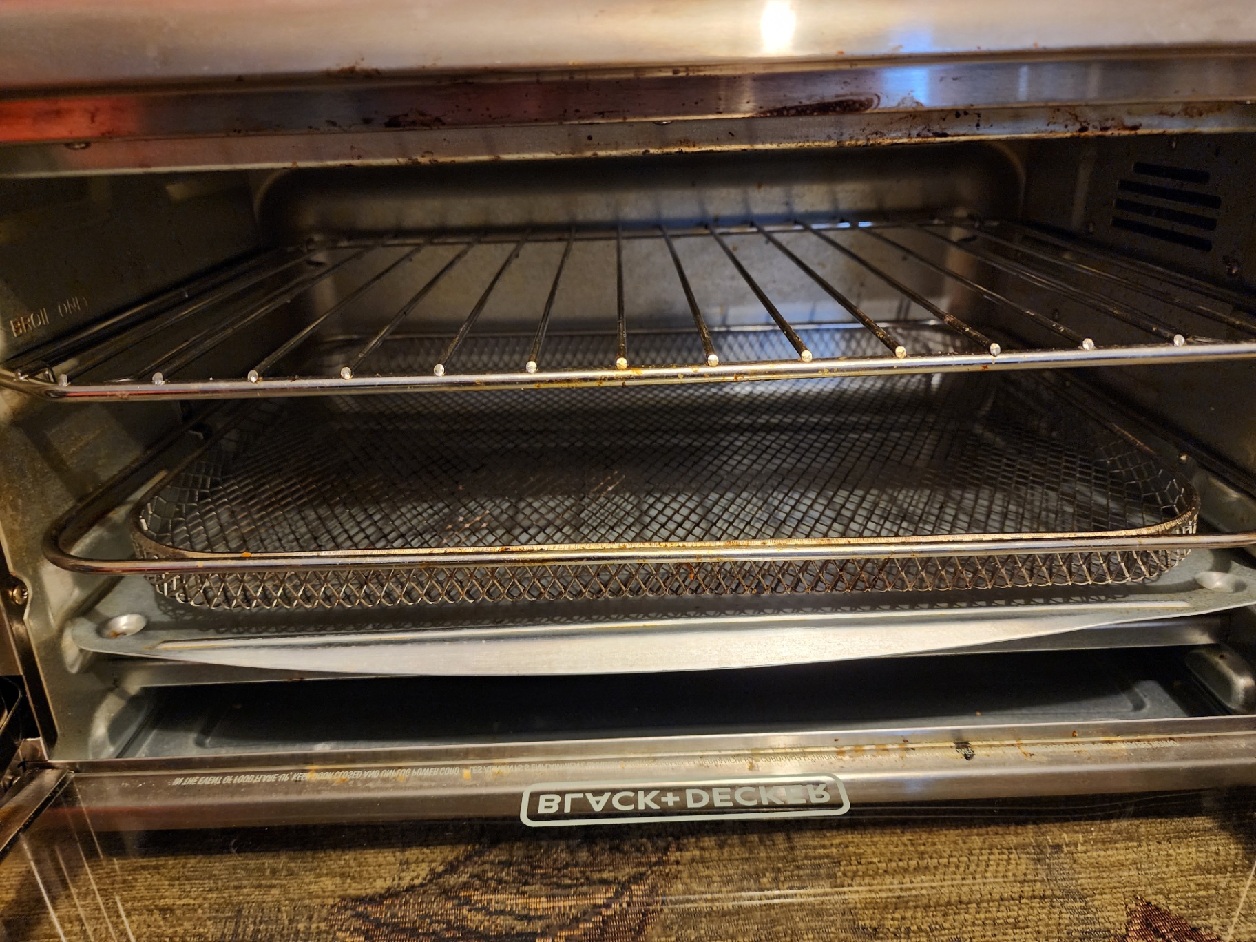 Black+Decker countertop toaster oven - image 6 of 10