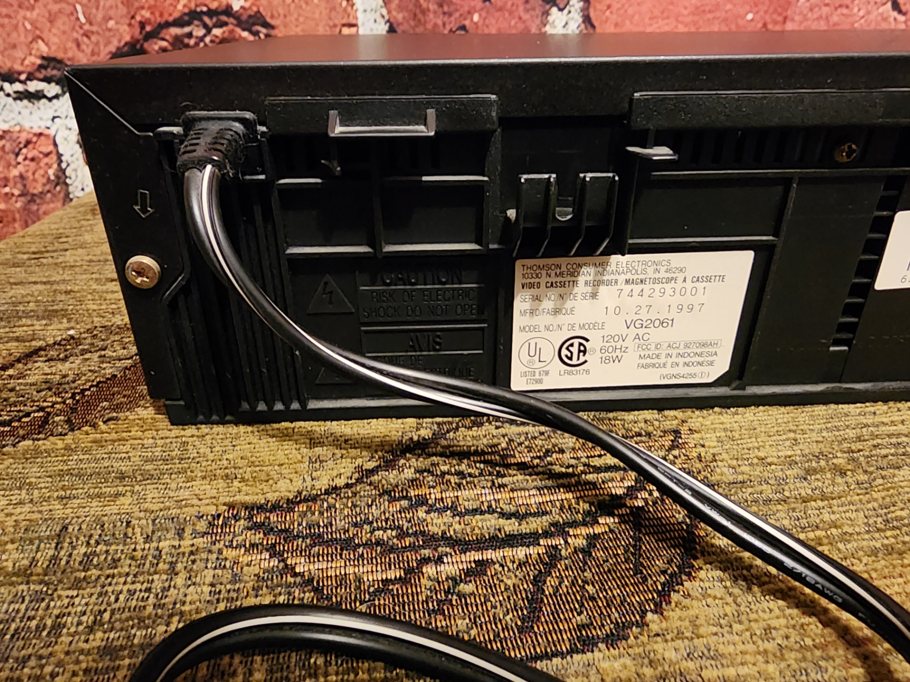 GE VG2061 VCR with remote and manual - image 6 of 15