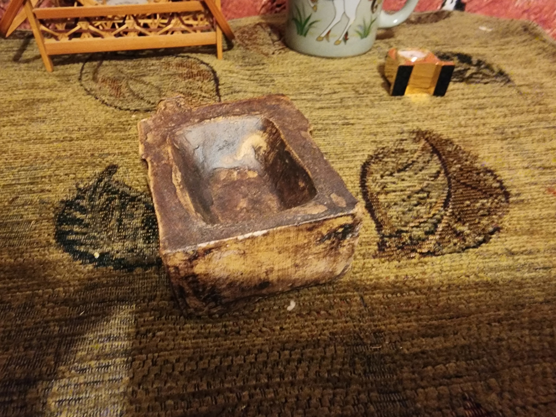 Assorted decorative tableware and small decor items - image 11 of 11