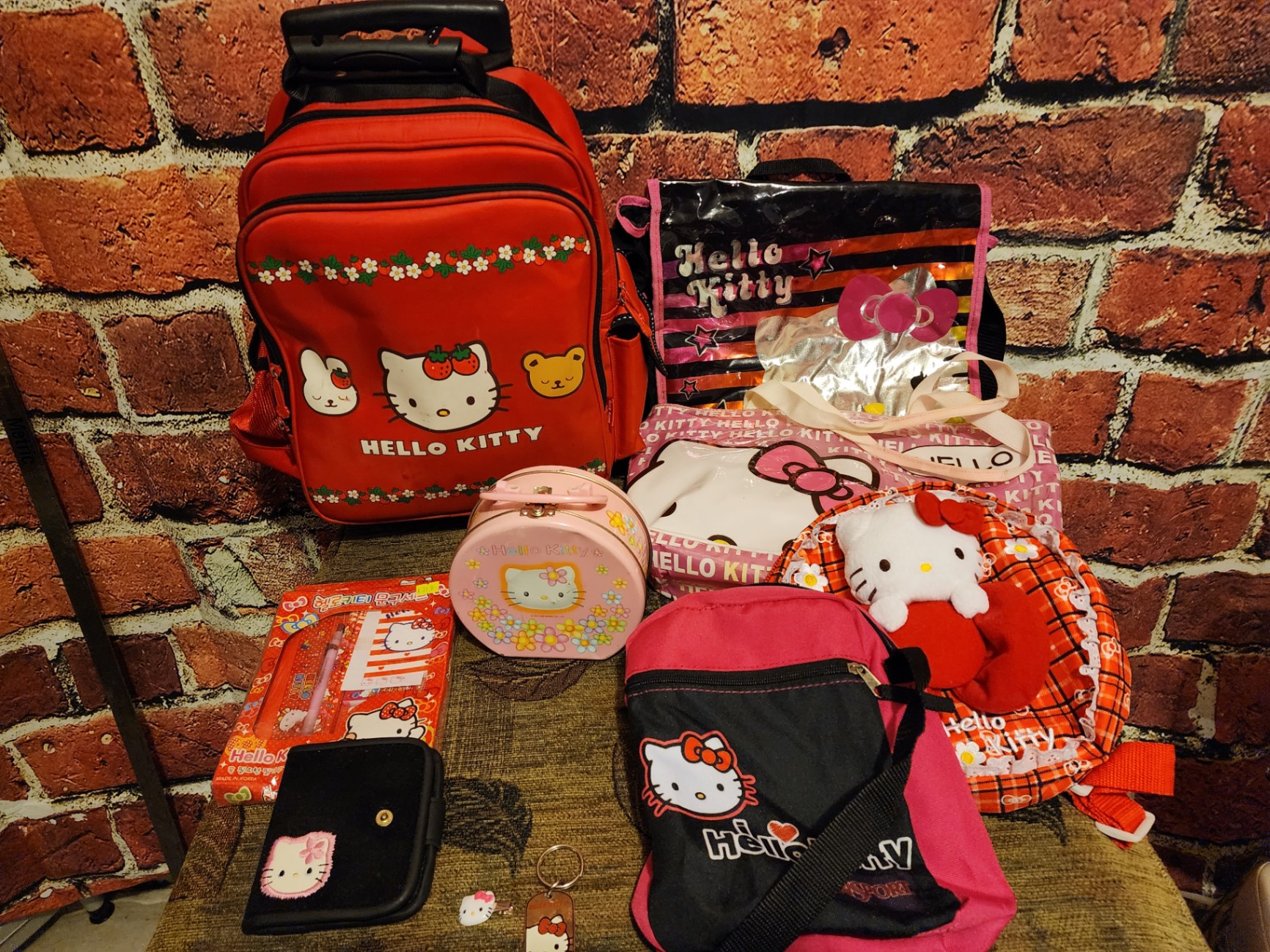 Hello Kitty Bags and Accessories Collection - image 12 of 18