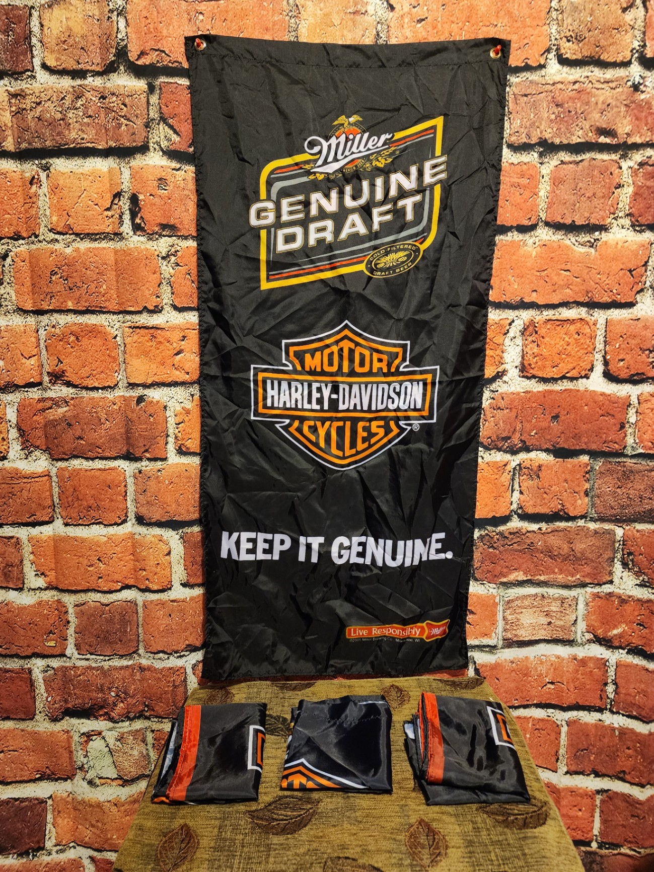 Harley-Davidson Miller Genuine Draft banner with matching fabric pouches - image 1 of 6