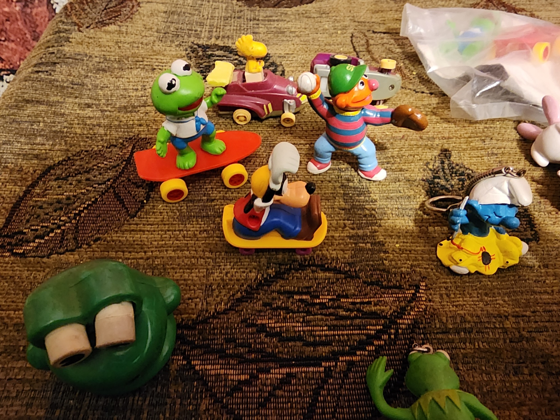 Assorted plastic cartoon character figurines and accessories - image 5 of 12