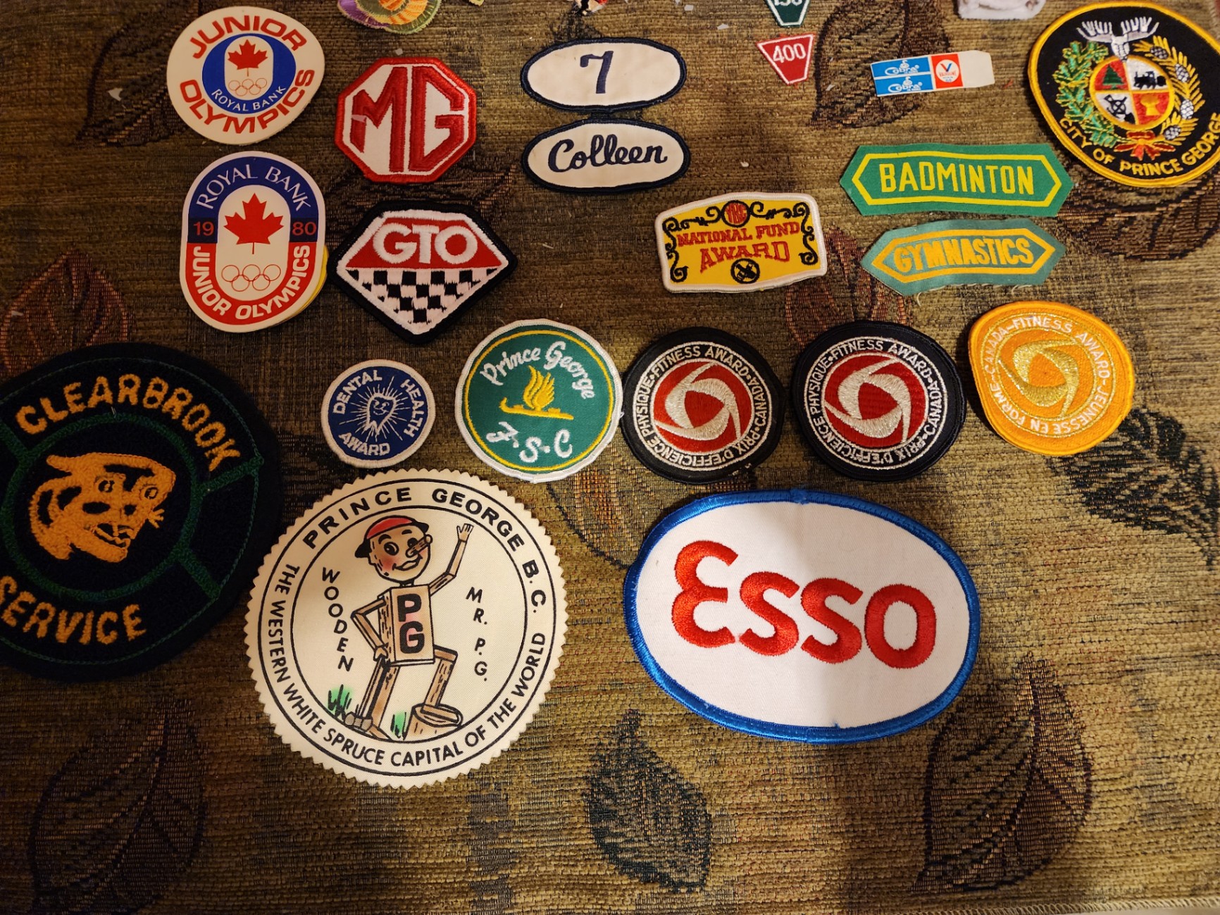Assorted embroidered patches and badges - image 4 of 5