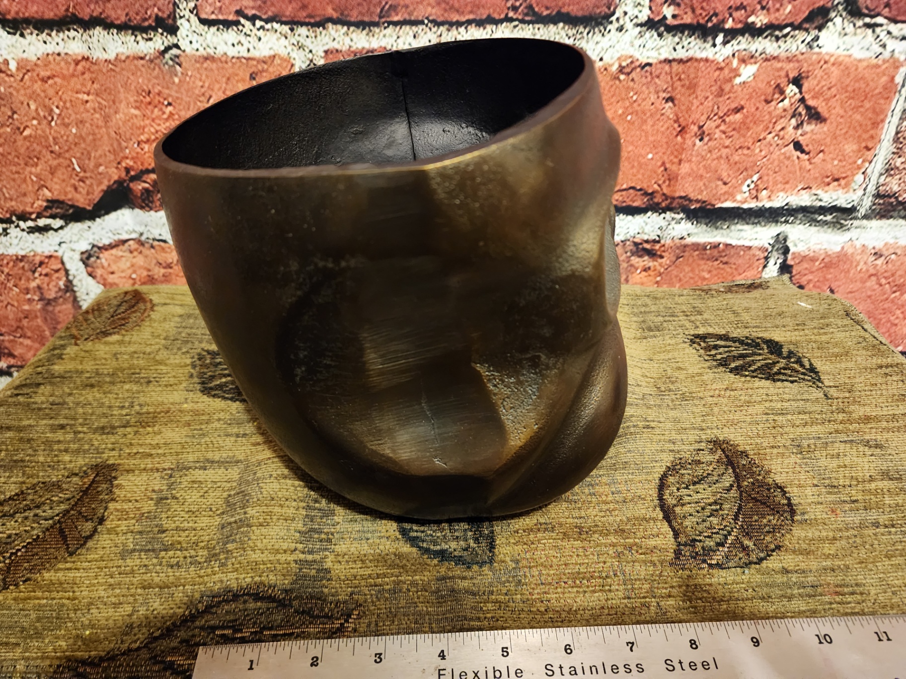 ( Moe's Canada ) Bronze/copper hollow metal sculpture skull plant holder  - image 5 of 9