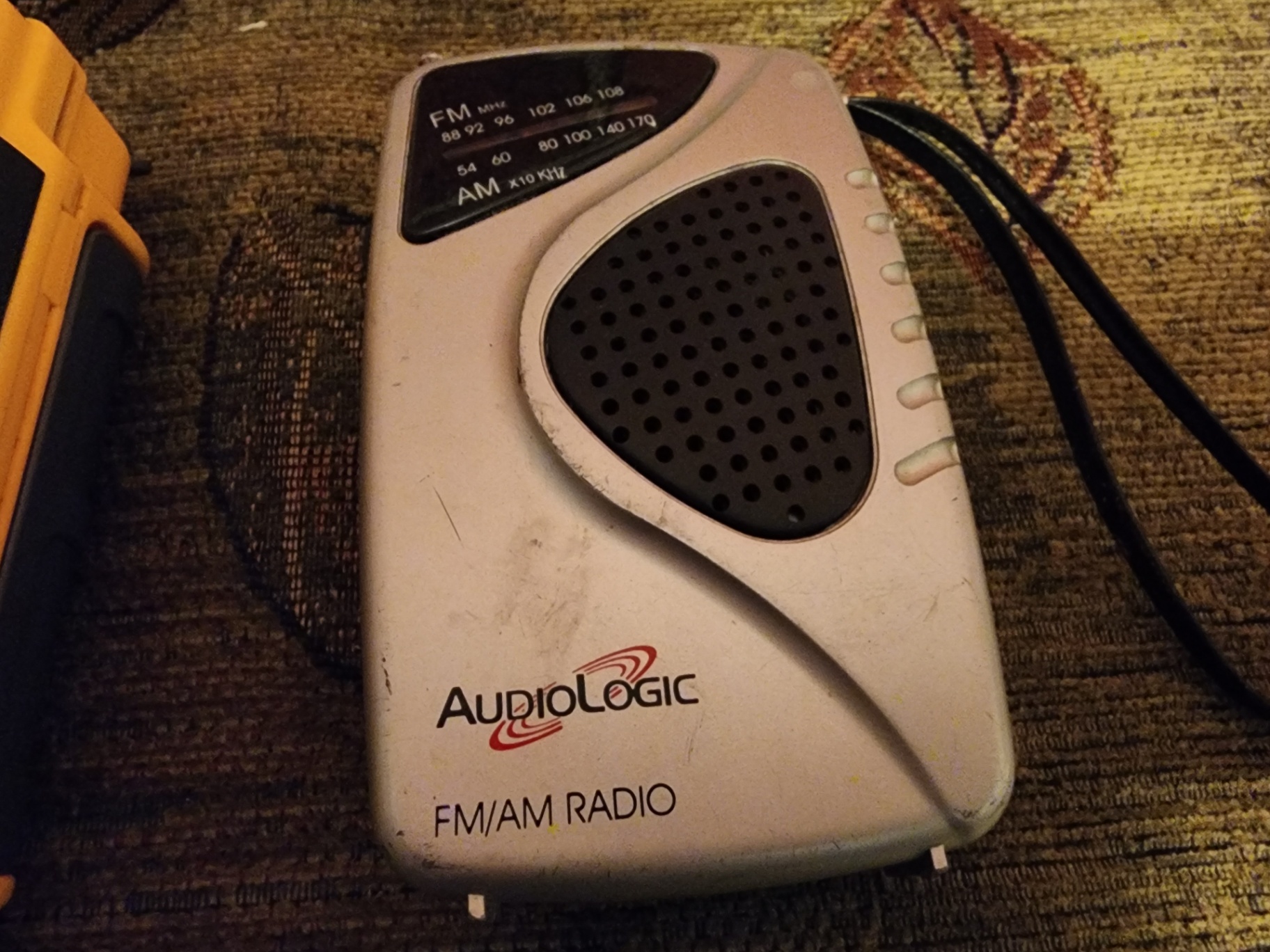 Set of vintage portable electronics and accessories - image 5 of 10