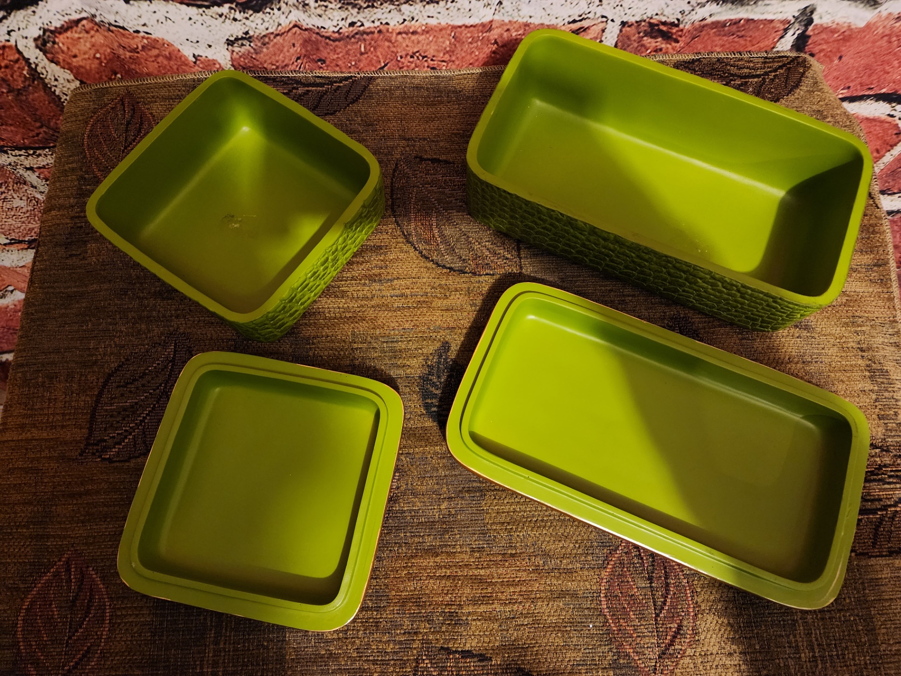 Green alligator-patterned storage boxes set - image 3 of 10