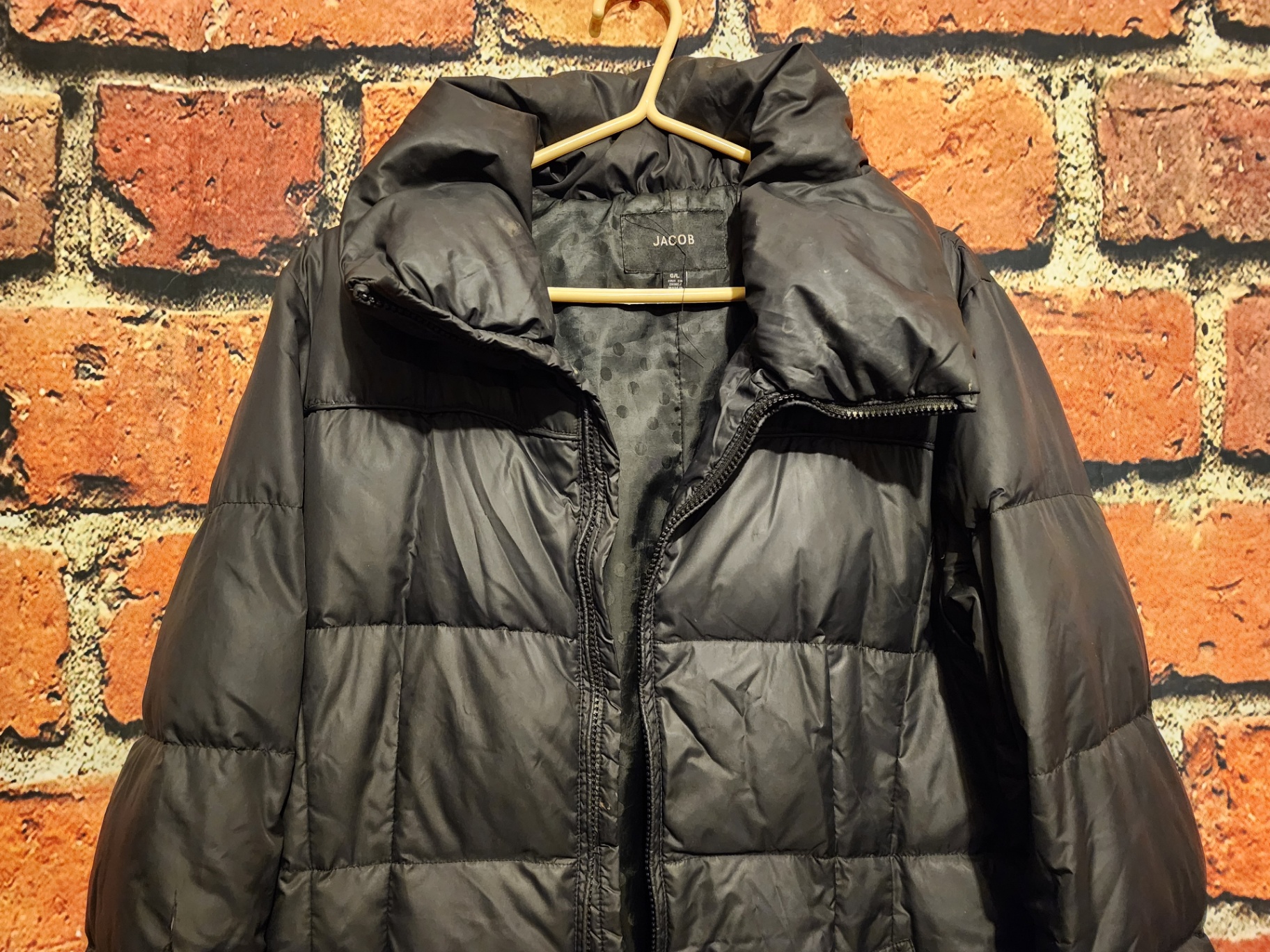 Black quilted puffer jacket - image 2 of 12