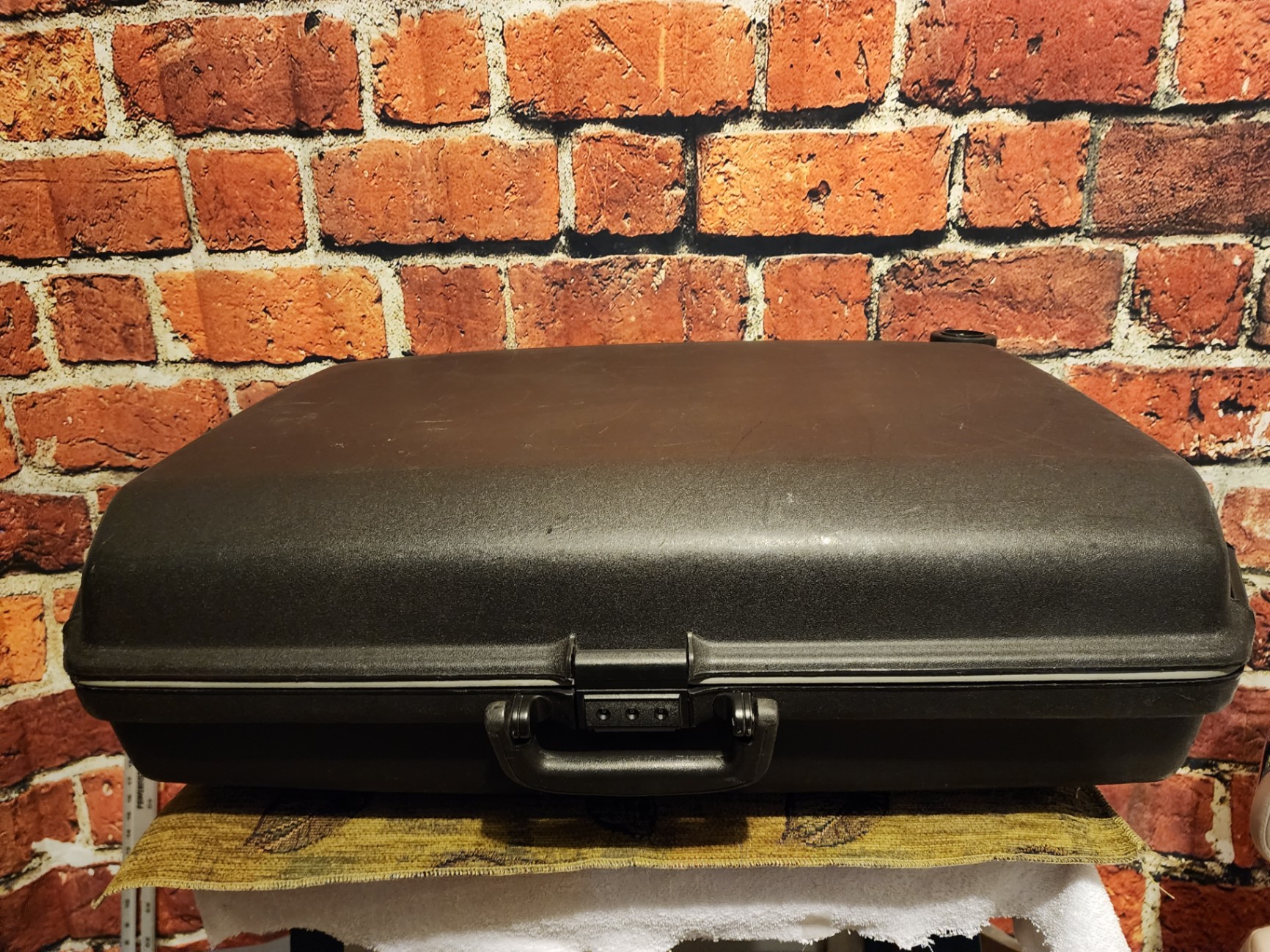 Black Samsonite hard-shell wheeled suitcase - image 8 of 11