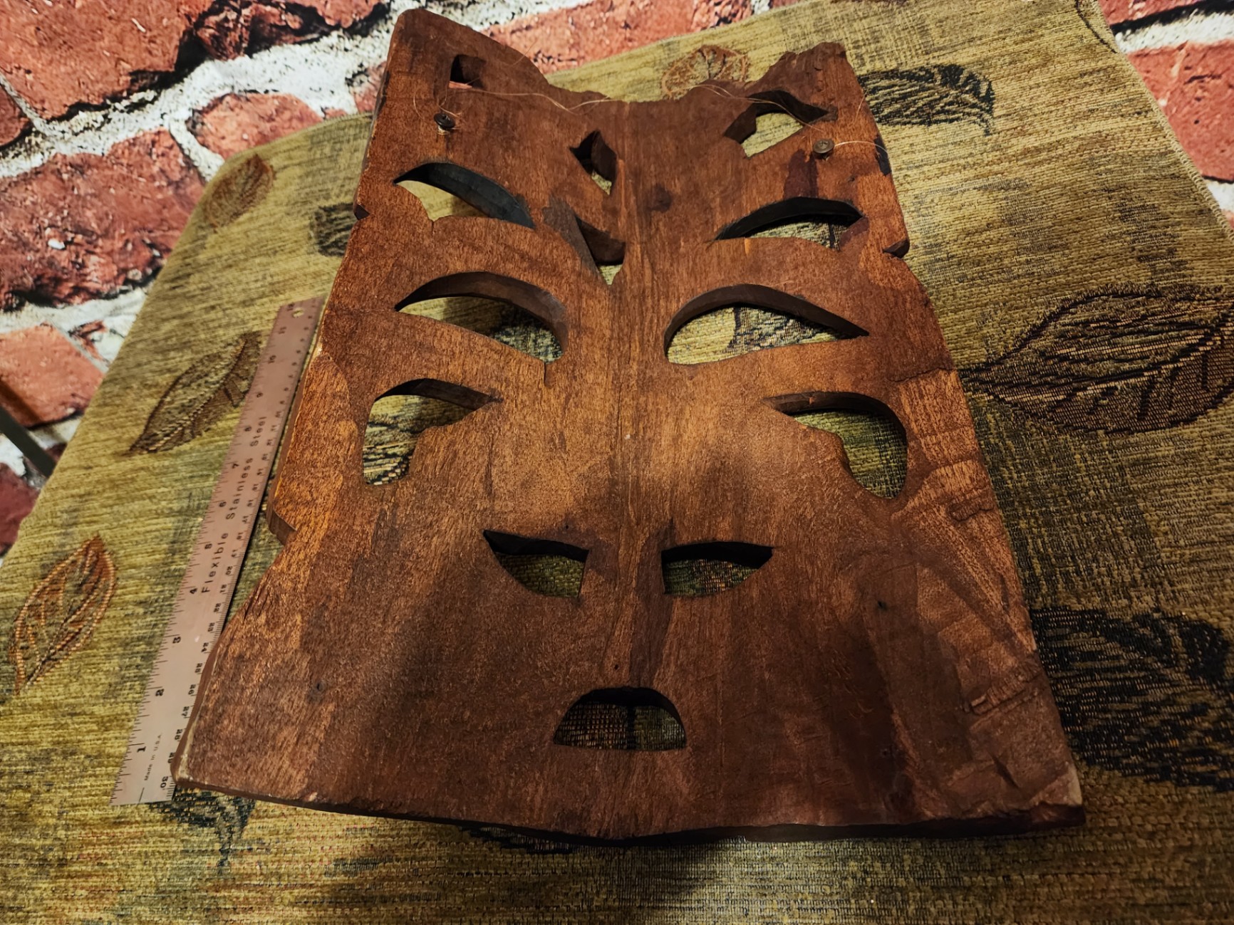 Set of carved wooden decor pieces: flat panel and three-dimensional mask - image 2 of 8
