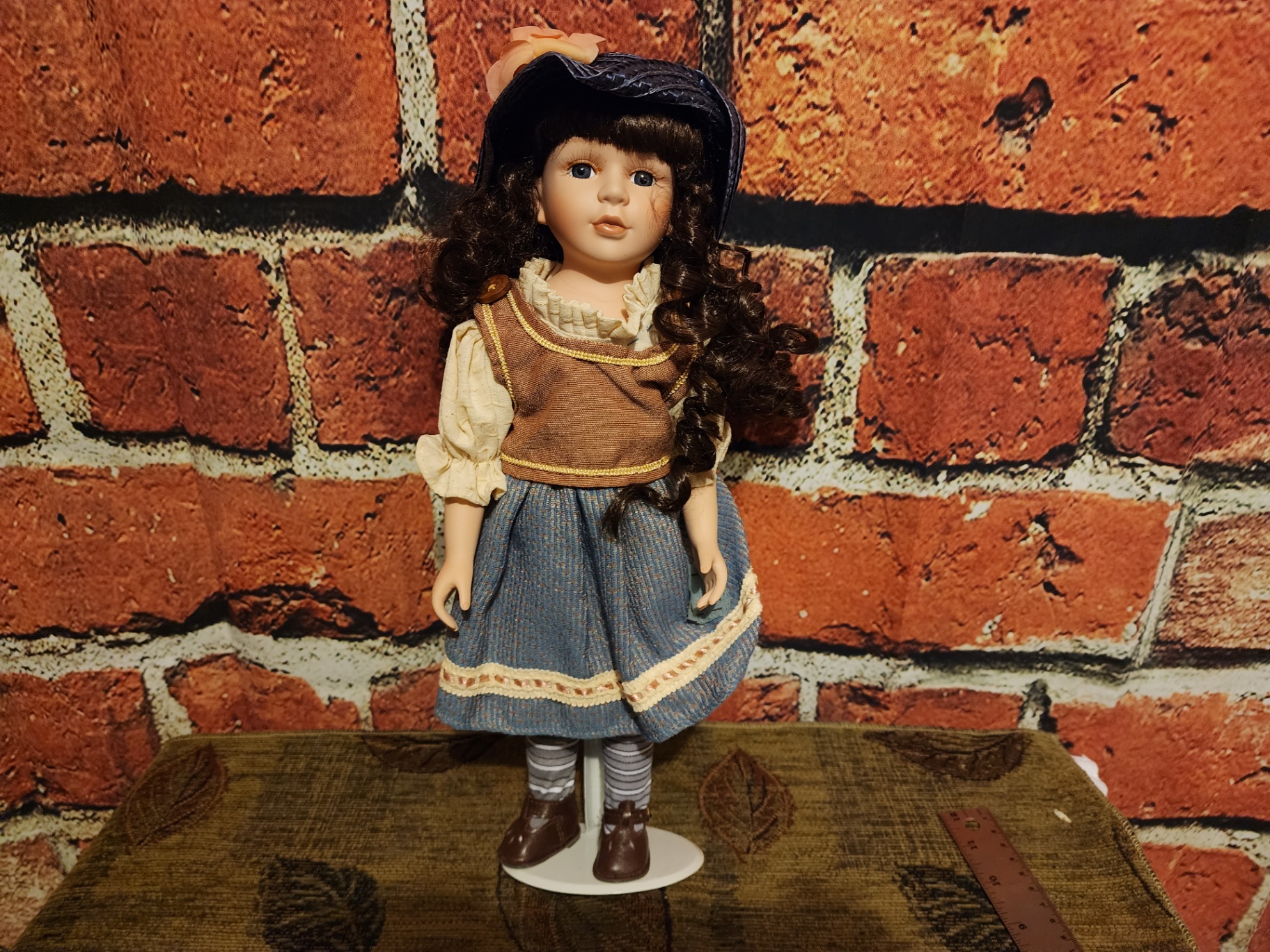 Porcelain doll in The Princess Collection box - image 9 of 11
