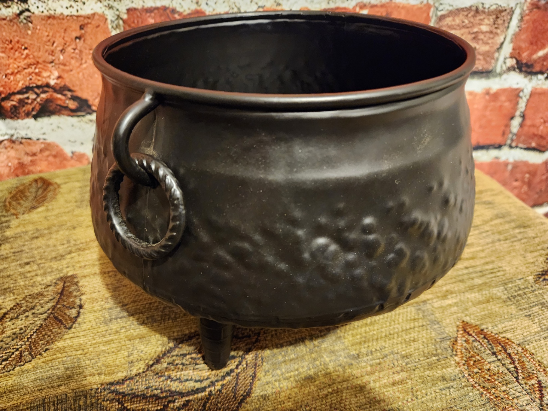 Hammered black cast iron cauldron with three legs - image 6 of 7