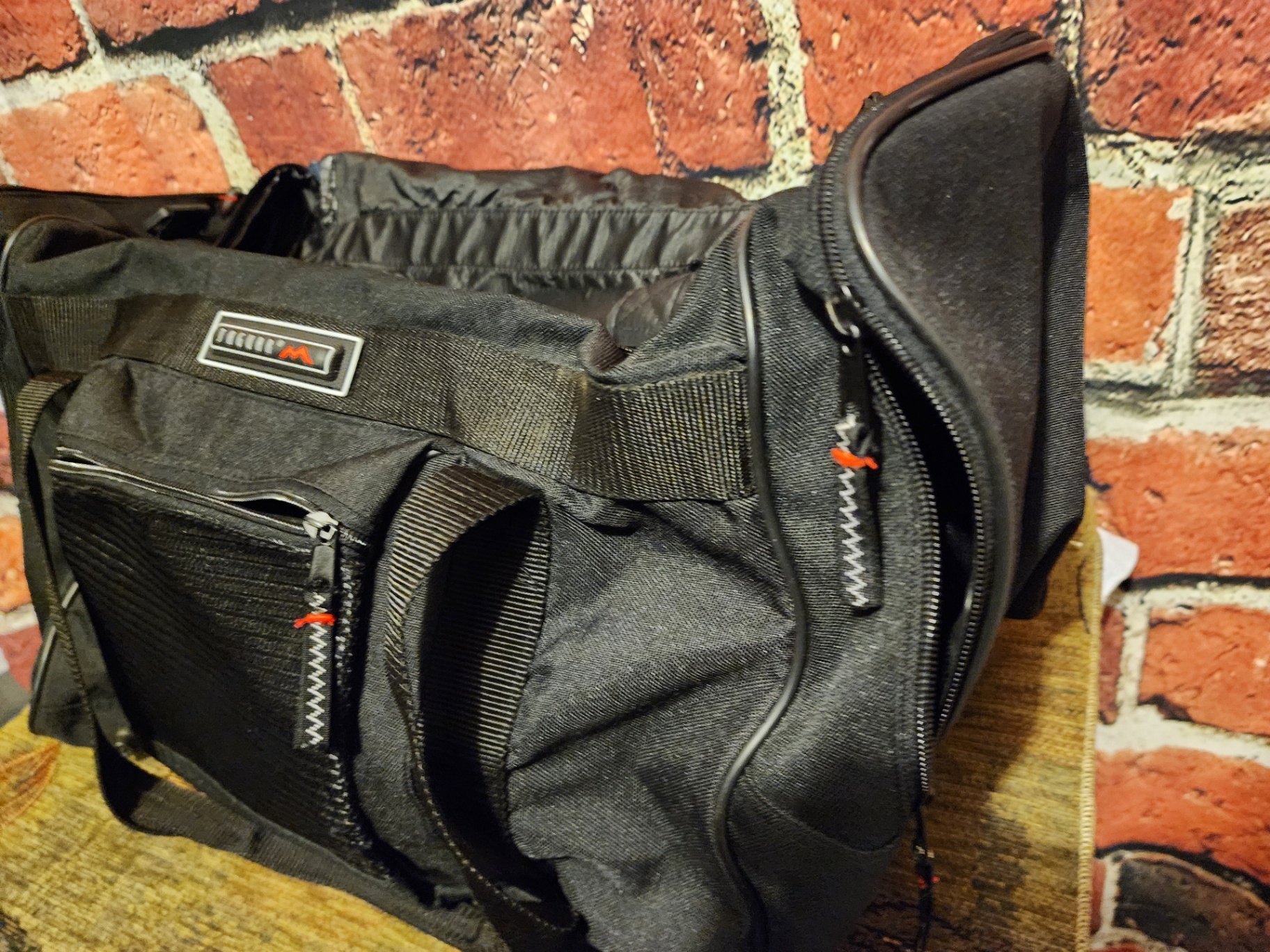 Black duffel bag with multiple pockets - image 2 of 8