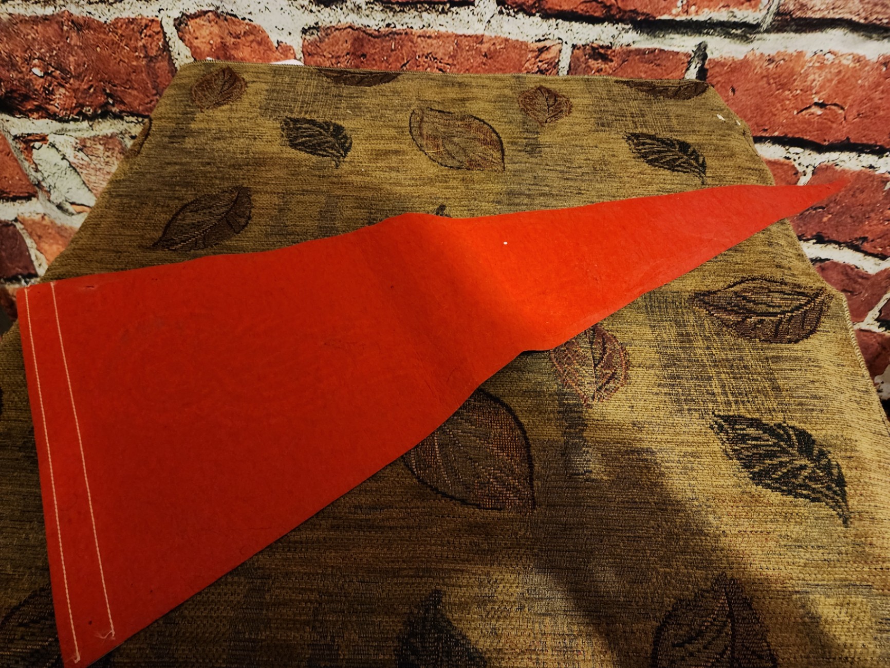 Assorted vintage sports pennants - image 8 of 16