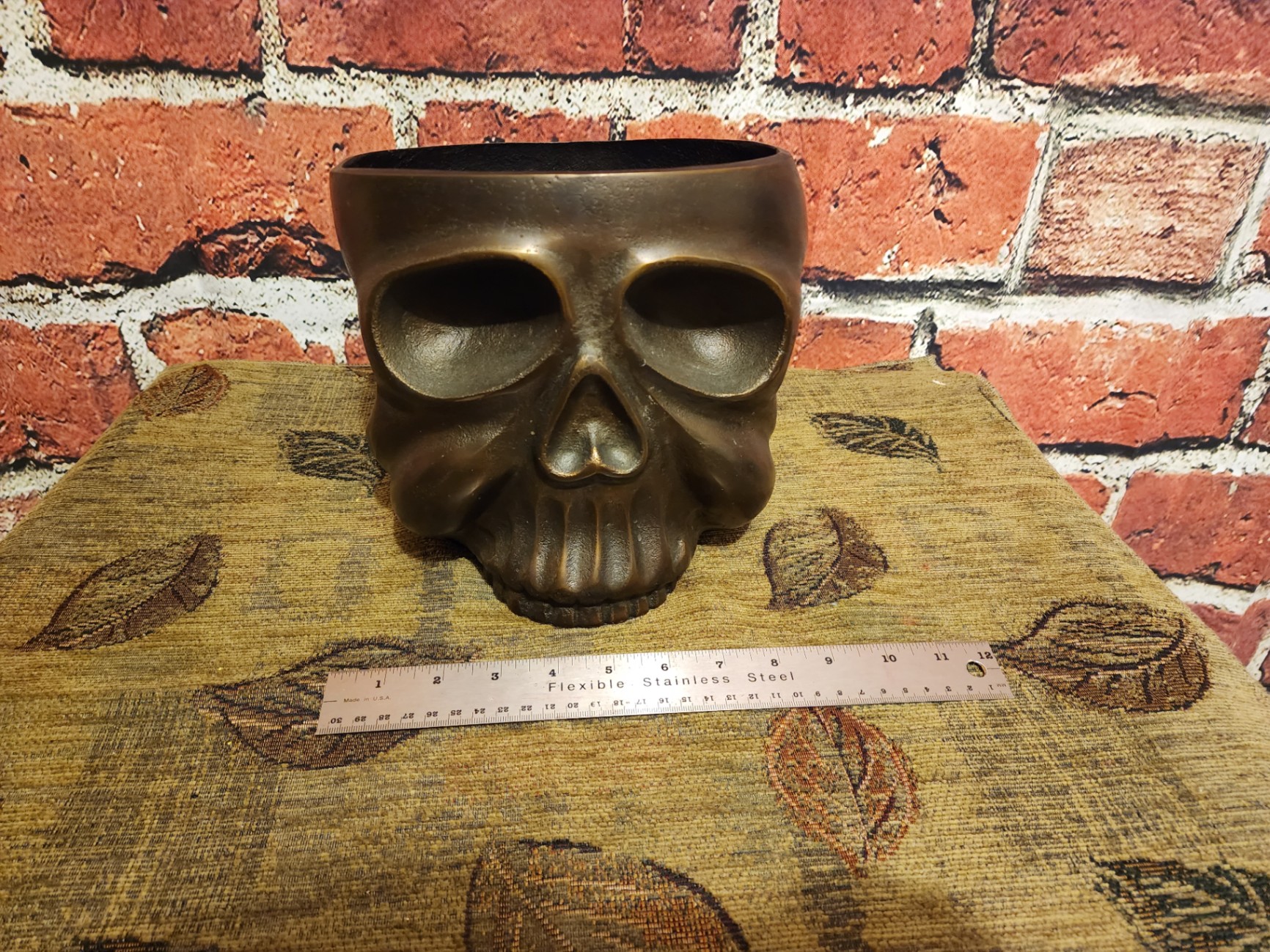 ( Moe's Canada ) Bronze/copper hollow metal sculpture skull plant holder  - image 2 of 9