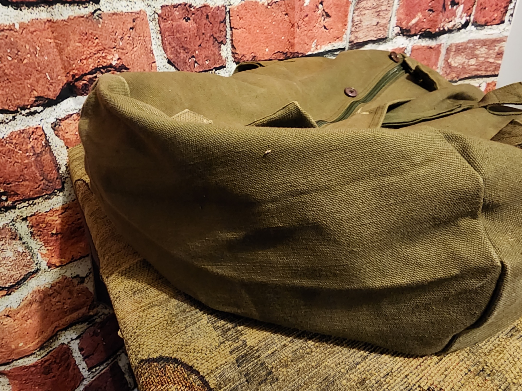 Olive canvas duffel bag - image 3 of 6