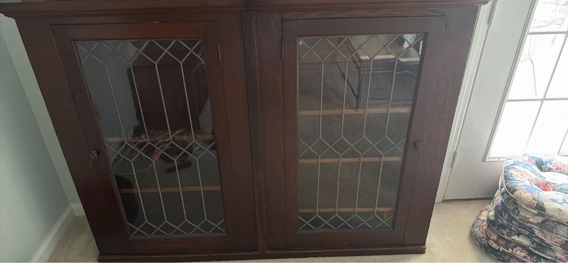 Glasses Cabinet - image 2 of 4