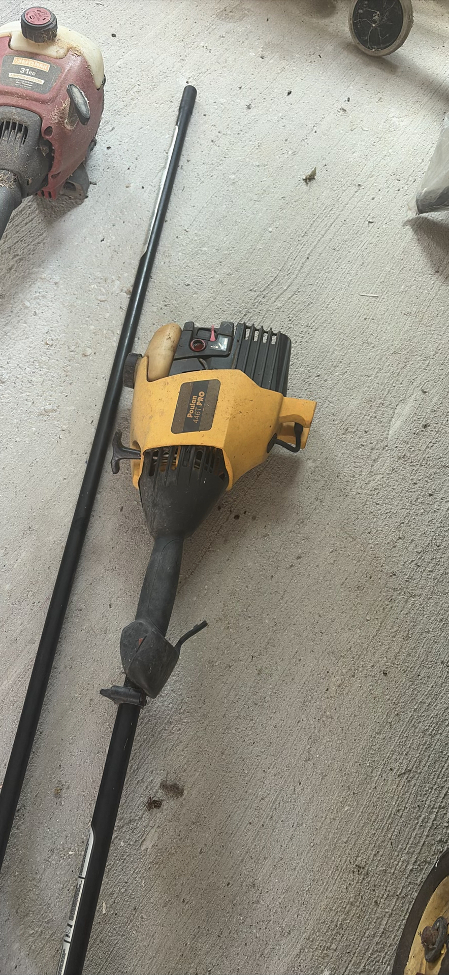 Assorted lawn and garden power tools - image 5 of 6