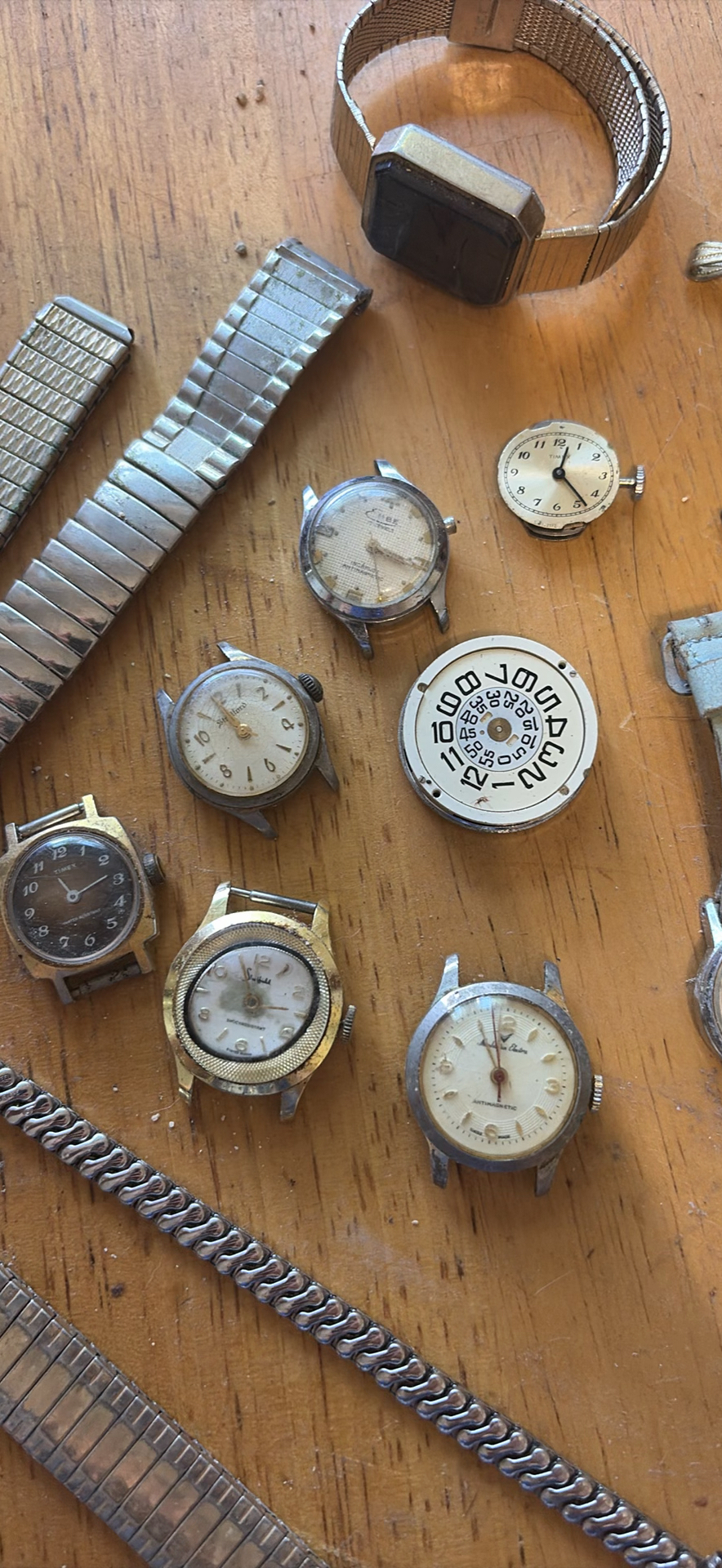 Assorted vintage watches and watch bands - image 5 of 8