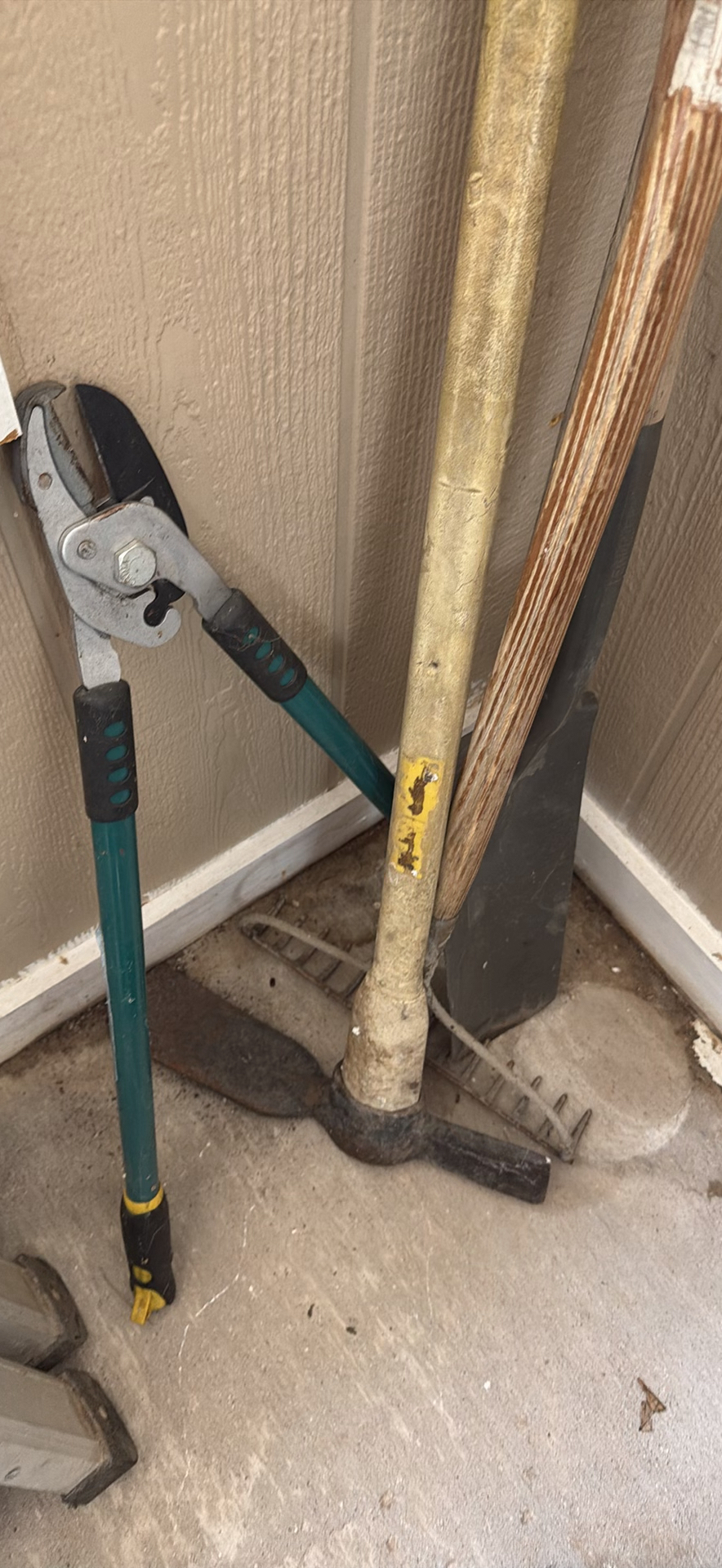 Assorted garden tools and hardware - image 8 of 9