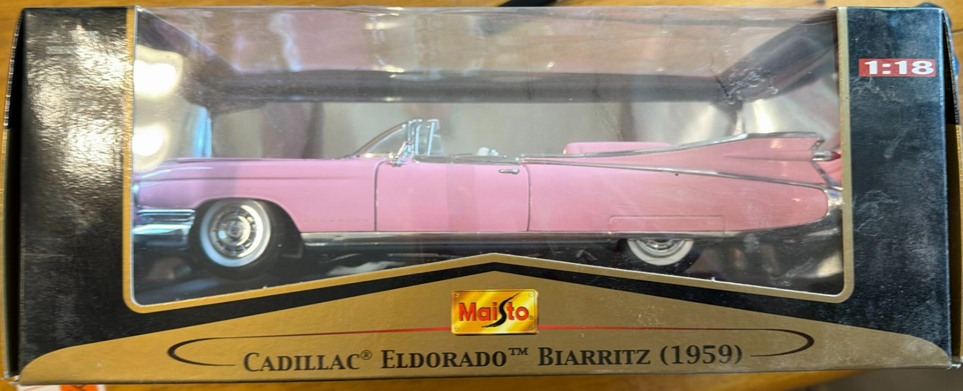 Diecast car models collection: 1948 Tucker and Cadillac Eldorado Biarritz - image 8 of 9