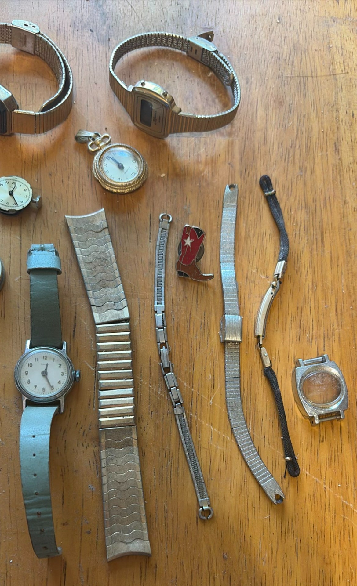Assorted vintage watches and watch bands - image 6 of 8