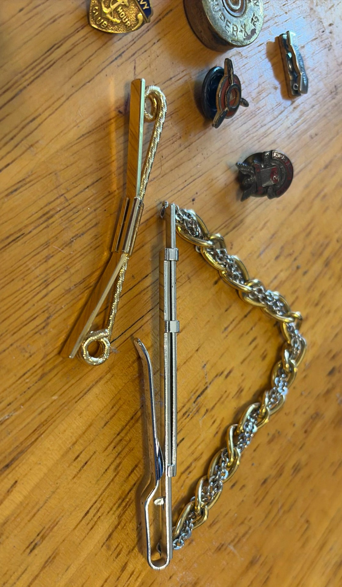 Assorted vintage watches and related jewelry and parts - image 6 of 7