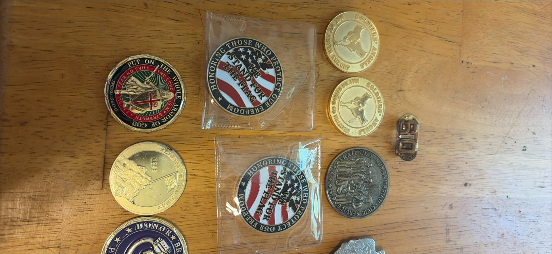 Military-themed collectible coins, medallions, patches, and pins - image 2 of 7