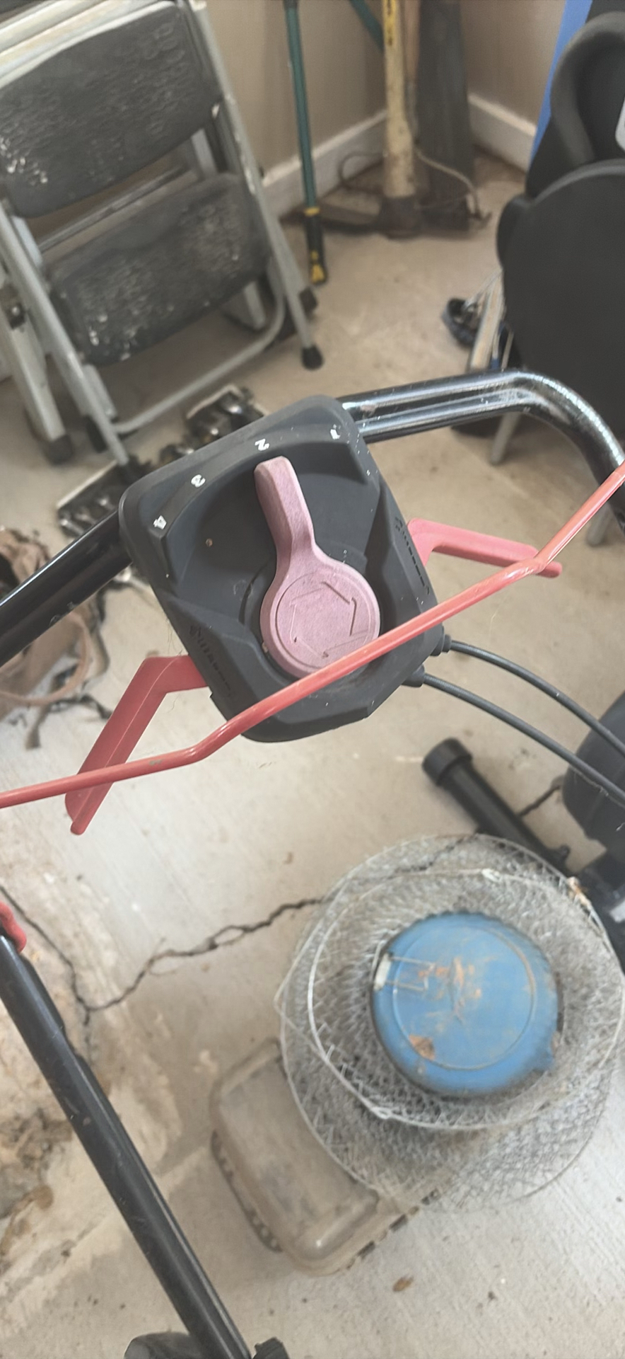 Gas-powered Troy-Bilt 21-inch lawn mower - image 4 of 5