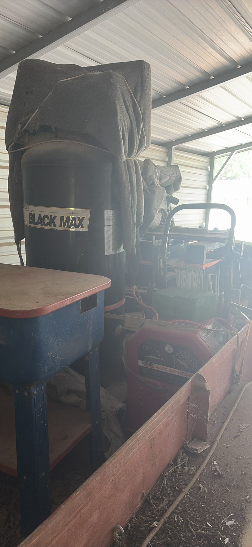 Converted twin axle horse trailer with welding equipment and tools - image 14 of 24