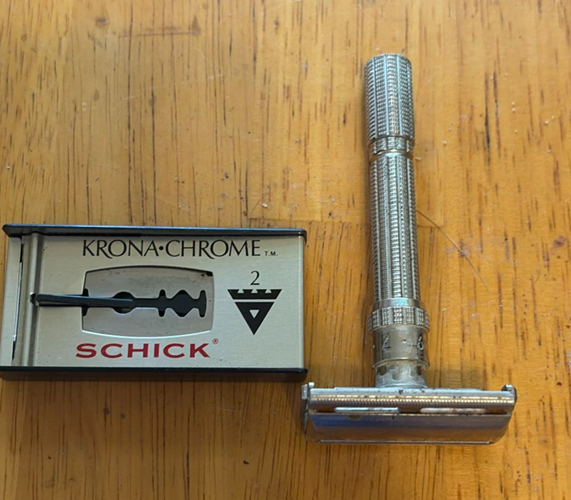 Schick Krona-Chrome safety razor with blade box - image 1 of 4