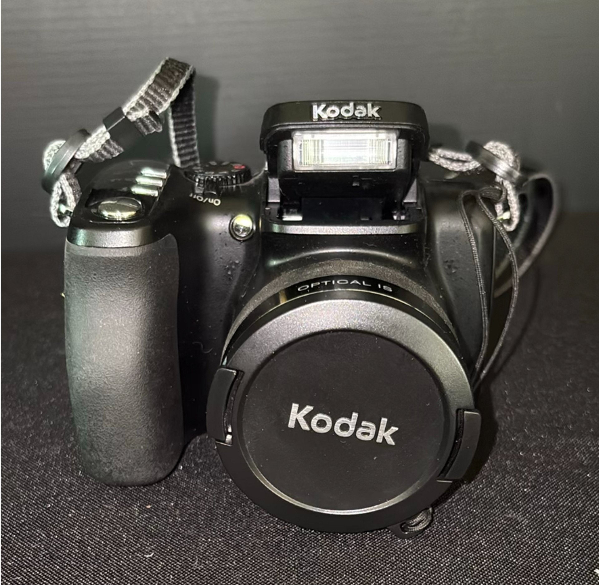 Collection of vintage film and digital cameras - image 10 of 11